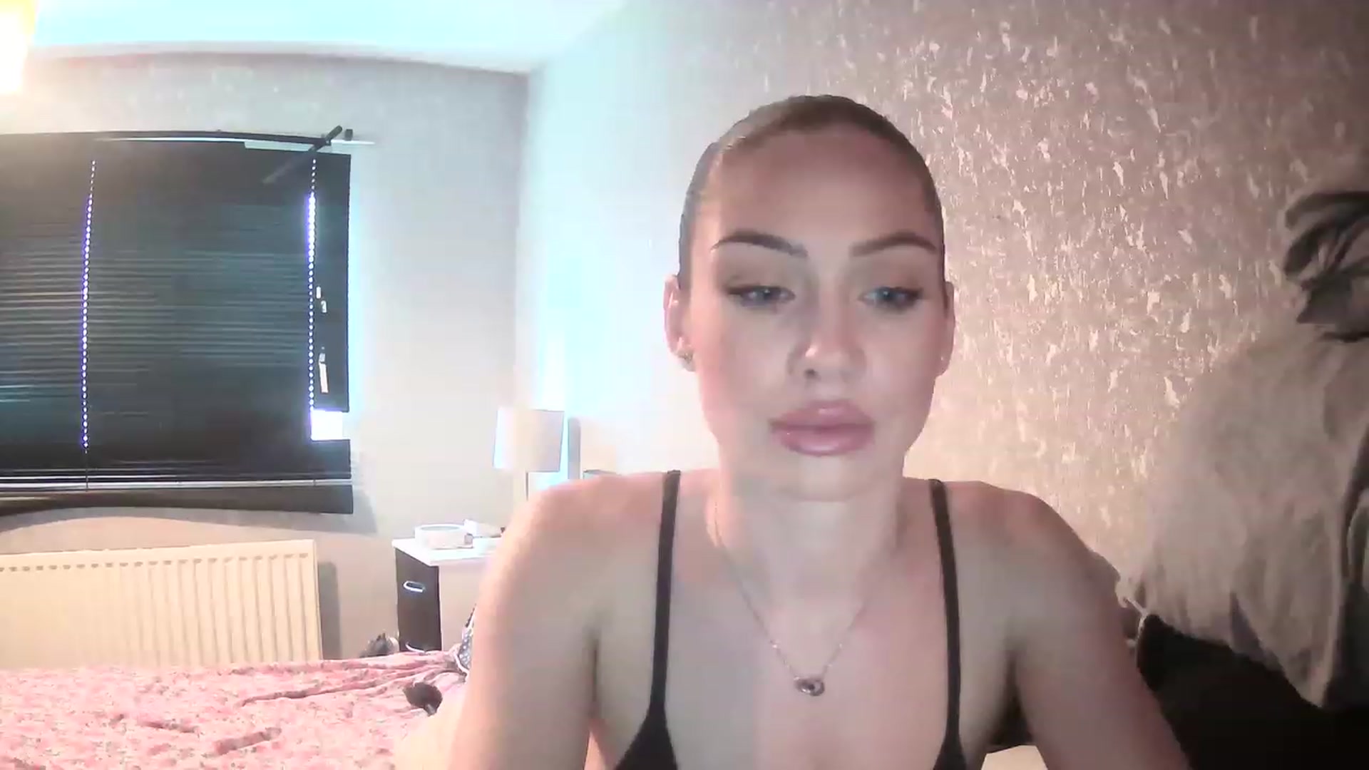 Gallery image thumbnail from English_Babe1's myfreecams stream on, 03/20/2023, 11:20 image 11 of 20