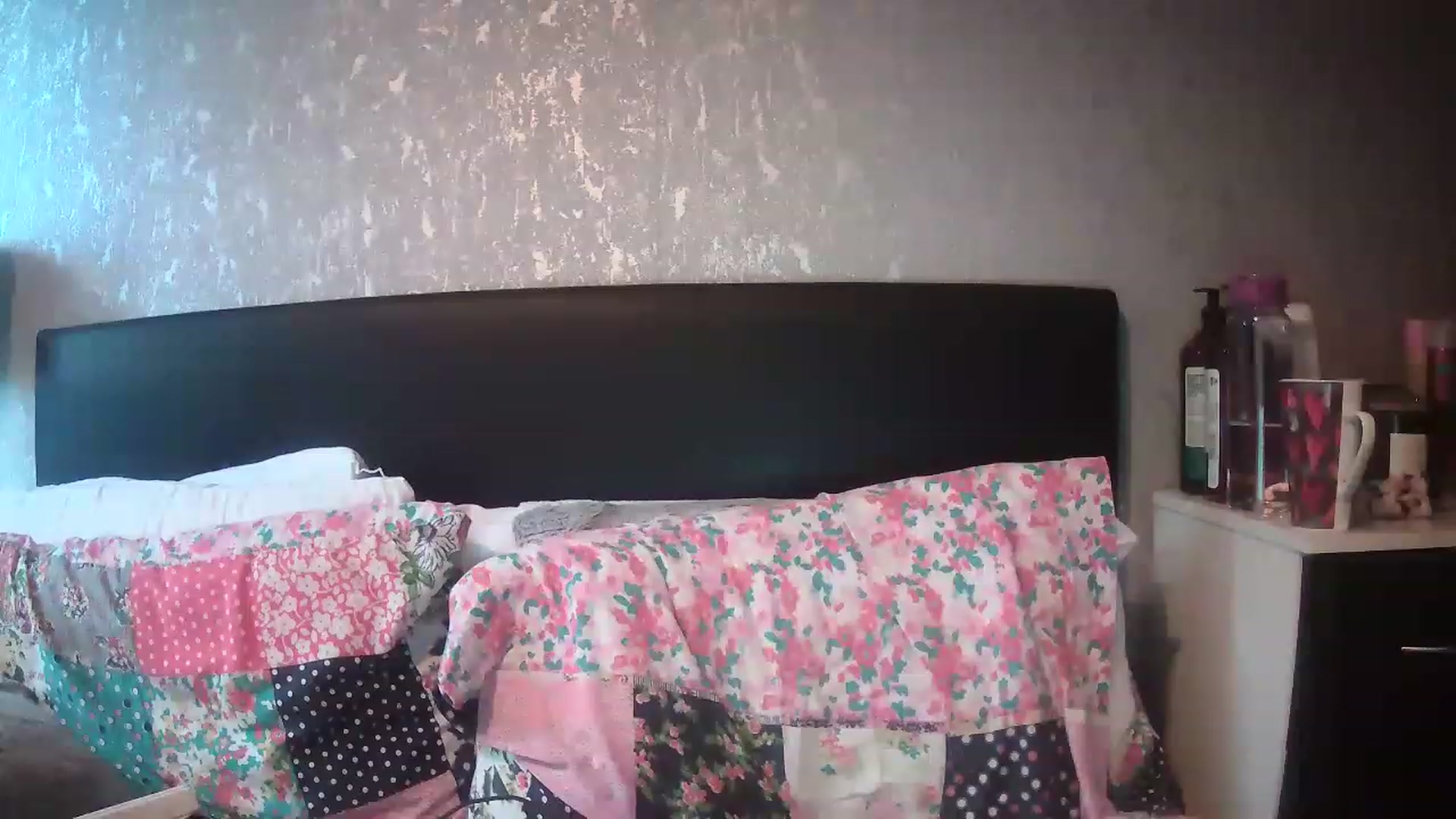 Gallery image thumbnail from English_Babe1's myfreecams stream on, 03/21/2023, 11:54 image 10 of 20