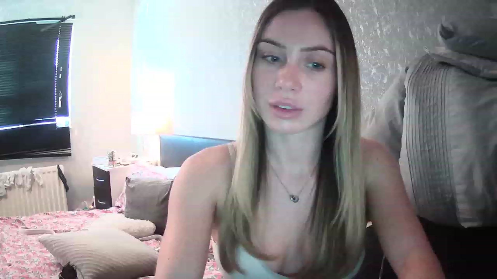 Gallery image thumbnail from English_Babe1's myfreecams stream on, 03/22/2023, 09:12 image 4 of 20