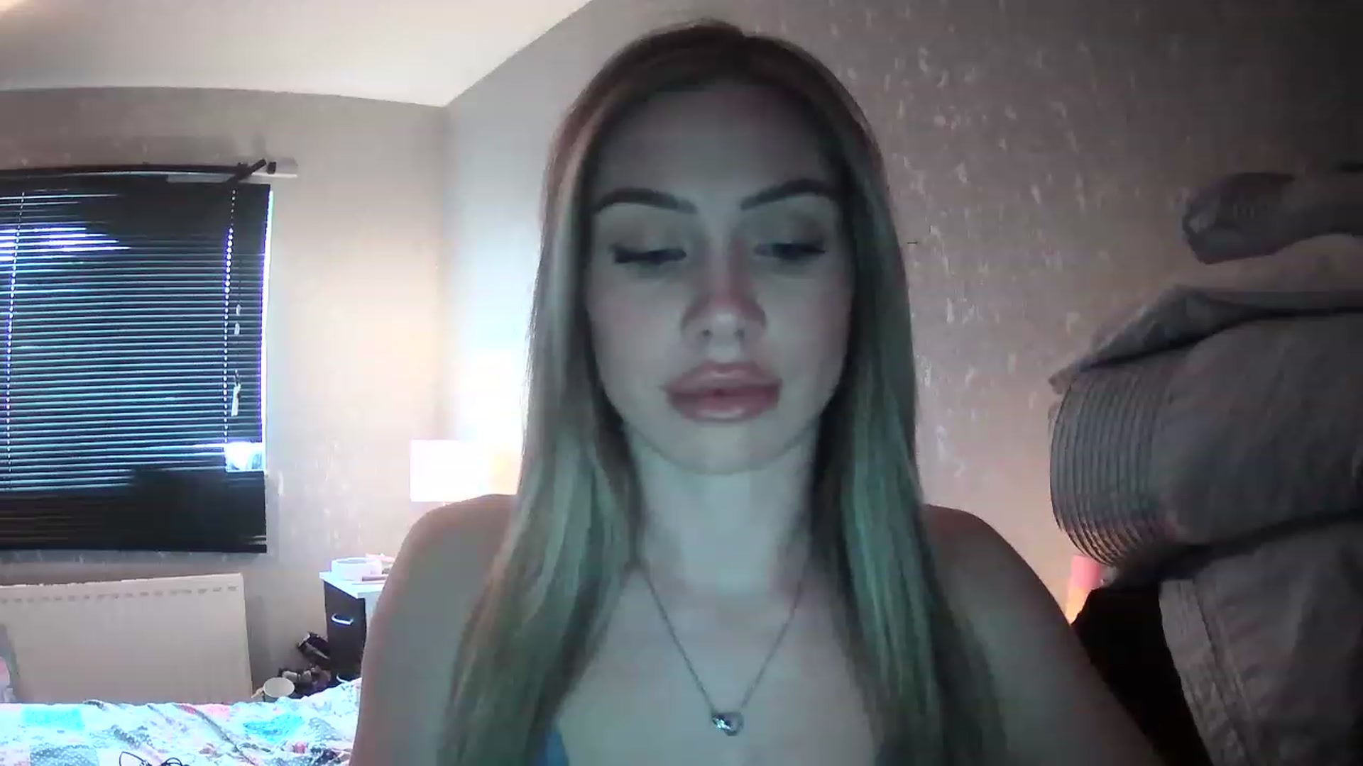 Gallery image thumbnail from English_Babe1's myfreecams stream on, 03/27/2023, 13:25 image 14 of 20