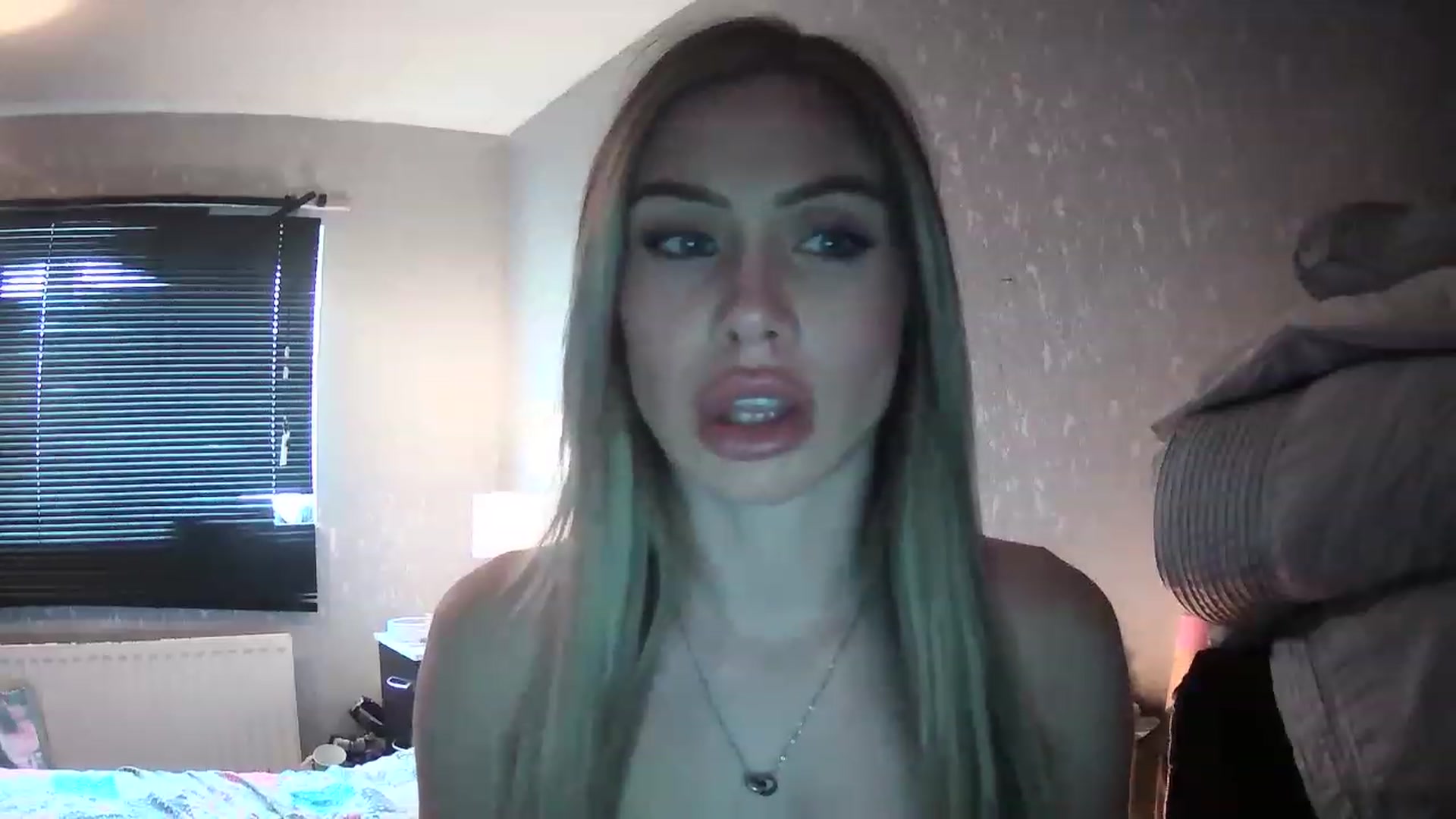 Gallery image thumbnail from English_Babe1's myfreecams stream on, 03/27/2023, 13:25 image 13 of 20