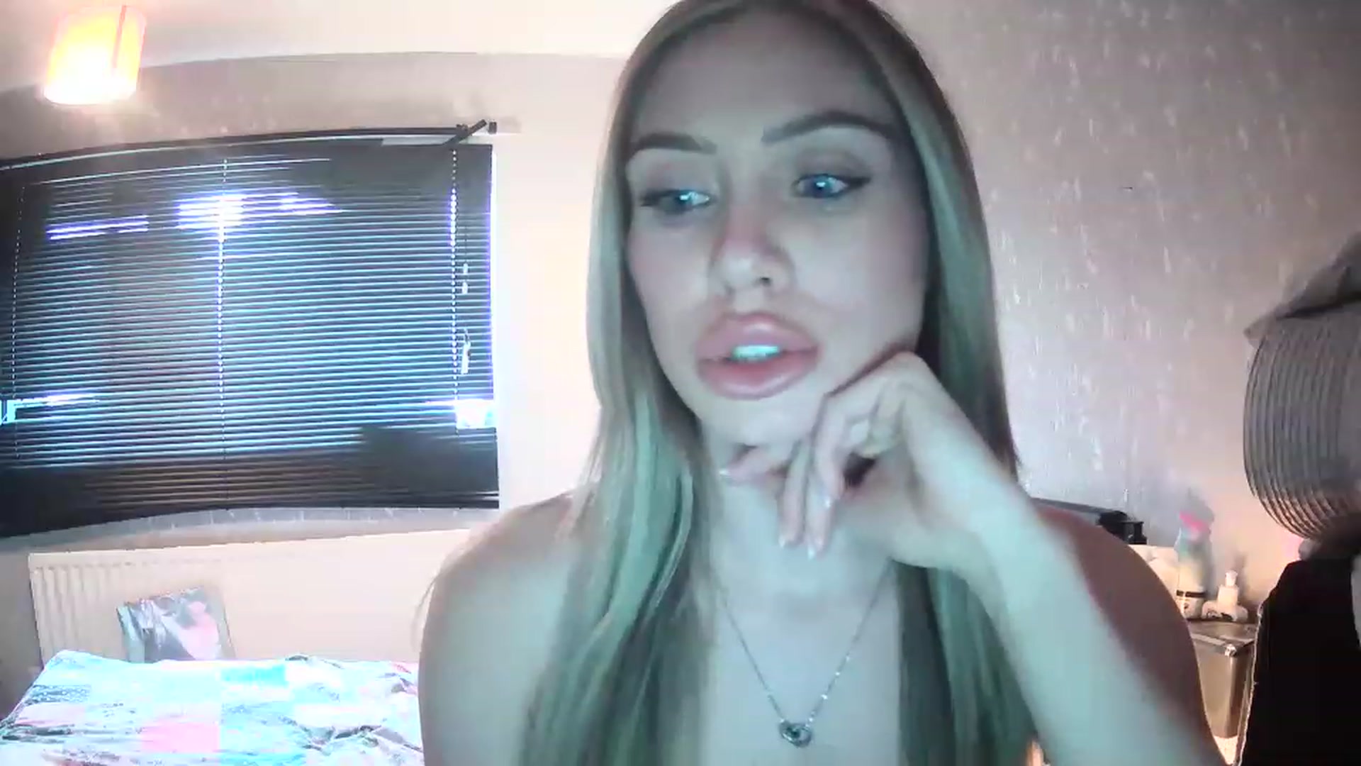 Gallery image thumbnail from English_Babe1's myfreecams stream on, 03/27/2023, 14:50 image 12 of 20
