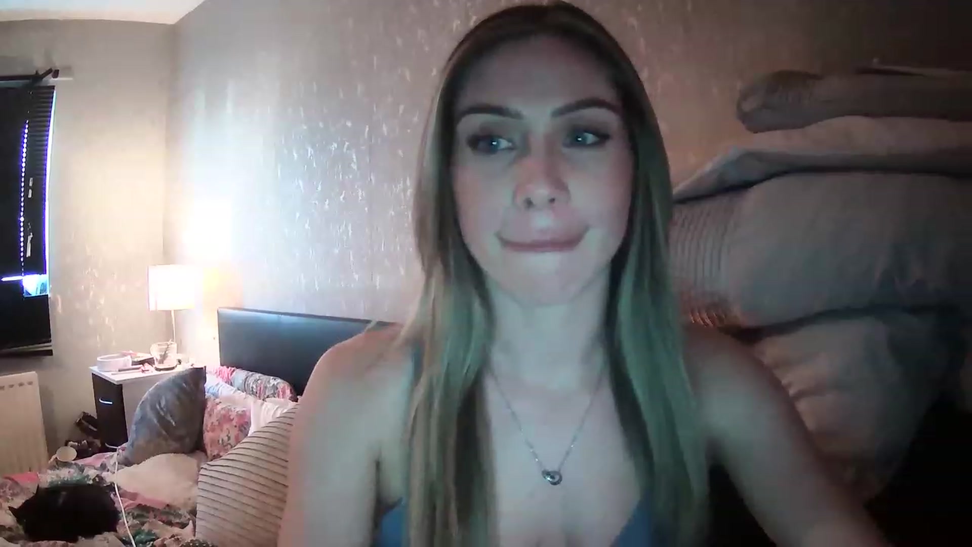 Gallery image thumbnail from English_Babe1's myfreecams stream on, 03/27/2023, 17:06 image 5 of 20