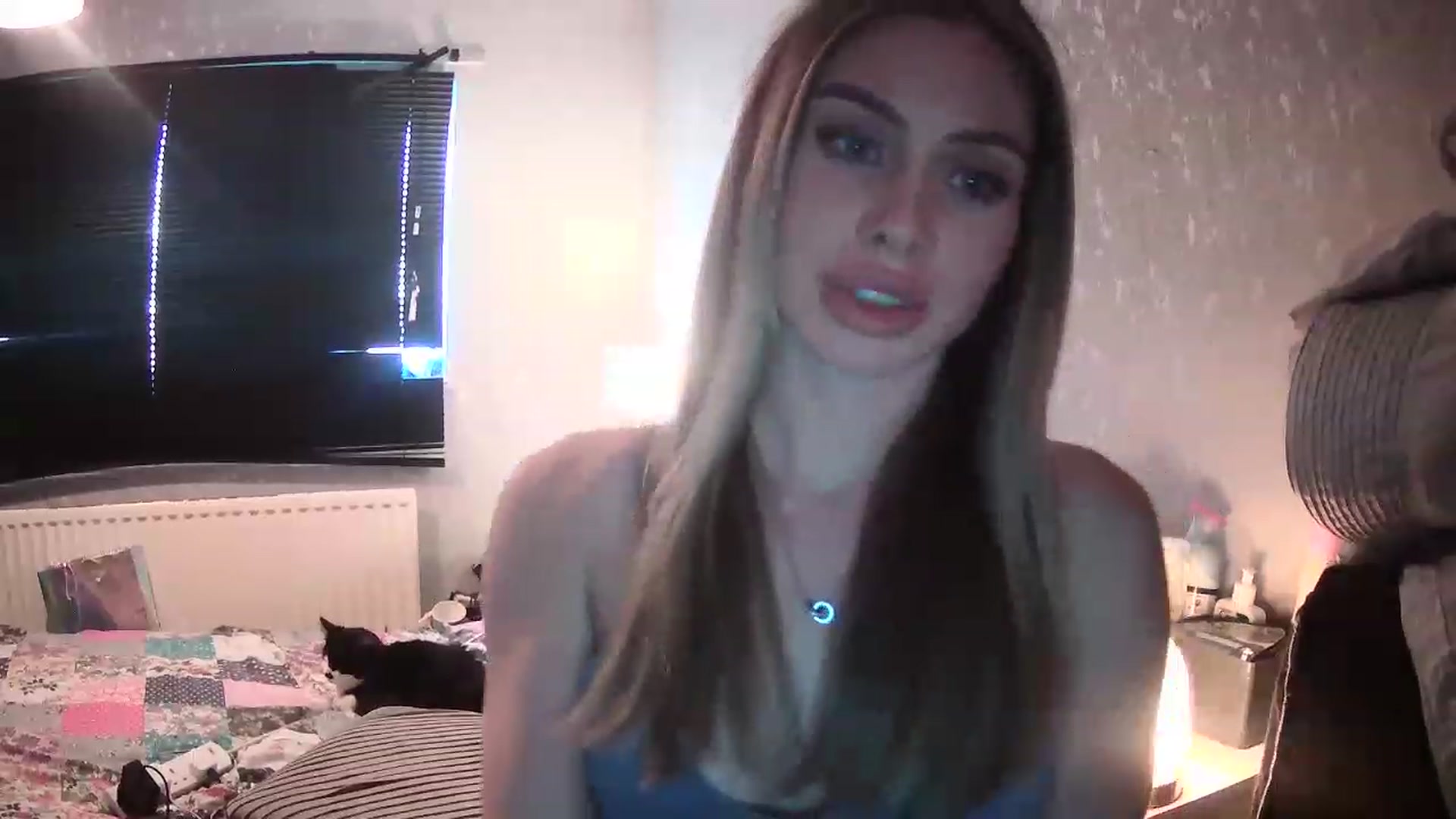 Gallery image thumbnail from English_Babe1's myfreecams stream on, 03/27/2023, 17:06 image 16 of 20