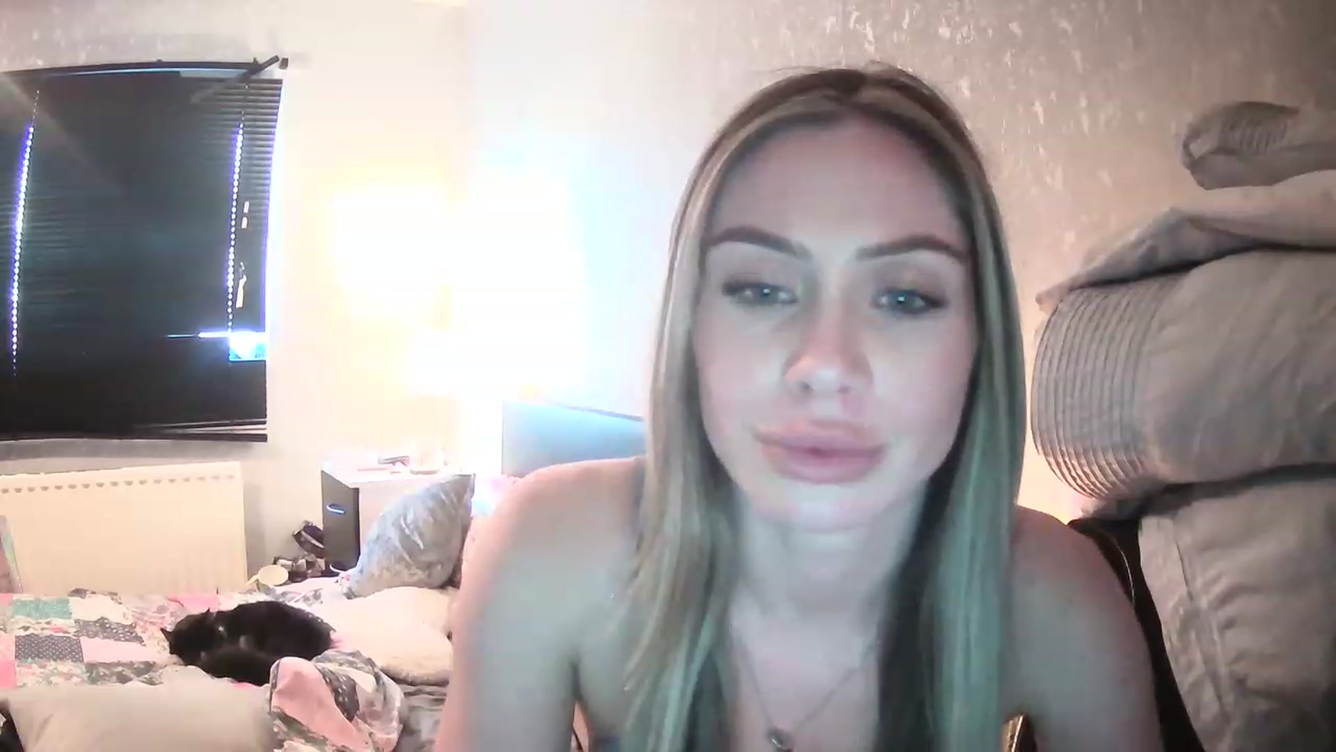 Gallery image thumbnail from English_Babe1's myfreecams stream on, 03/27/2023, 17:06 image 19 of 20