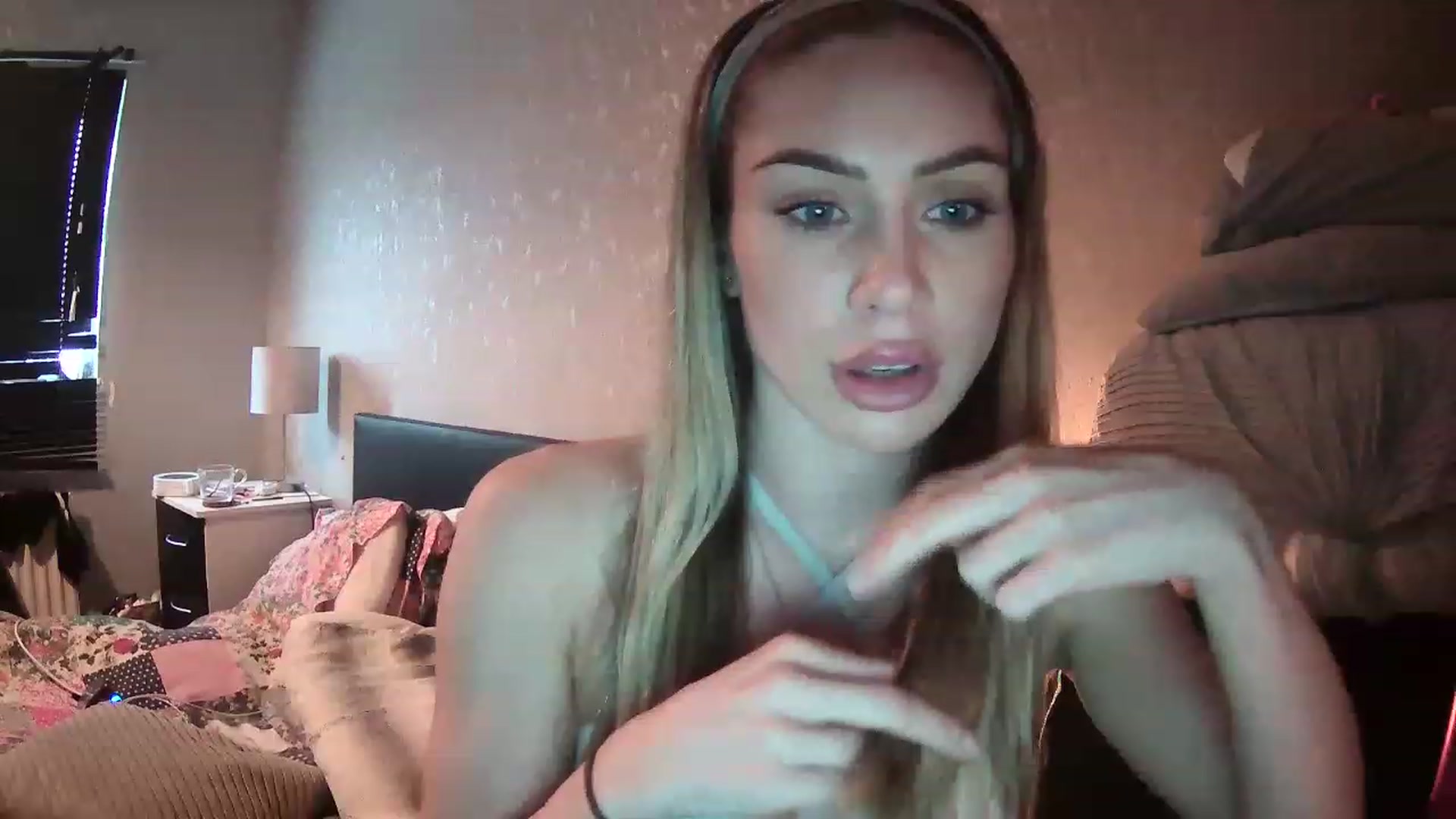 Gallery image thumbnail from English_Babe1's myfreecams stream on, 03/29/2023, 12:53 image 11 of 20