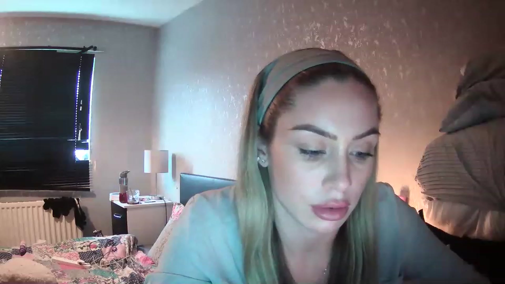 Gallery image thumbnail from English_Babe1's myfreecams stream on, 03/29/2023, 15:57 image 6 of 20