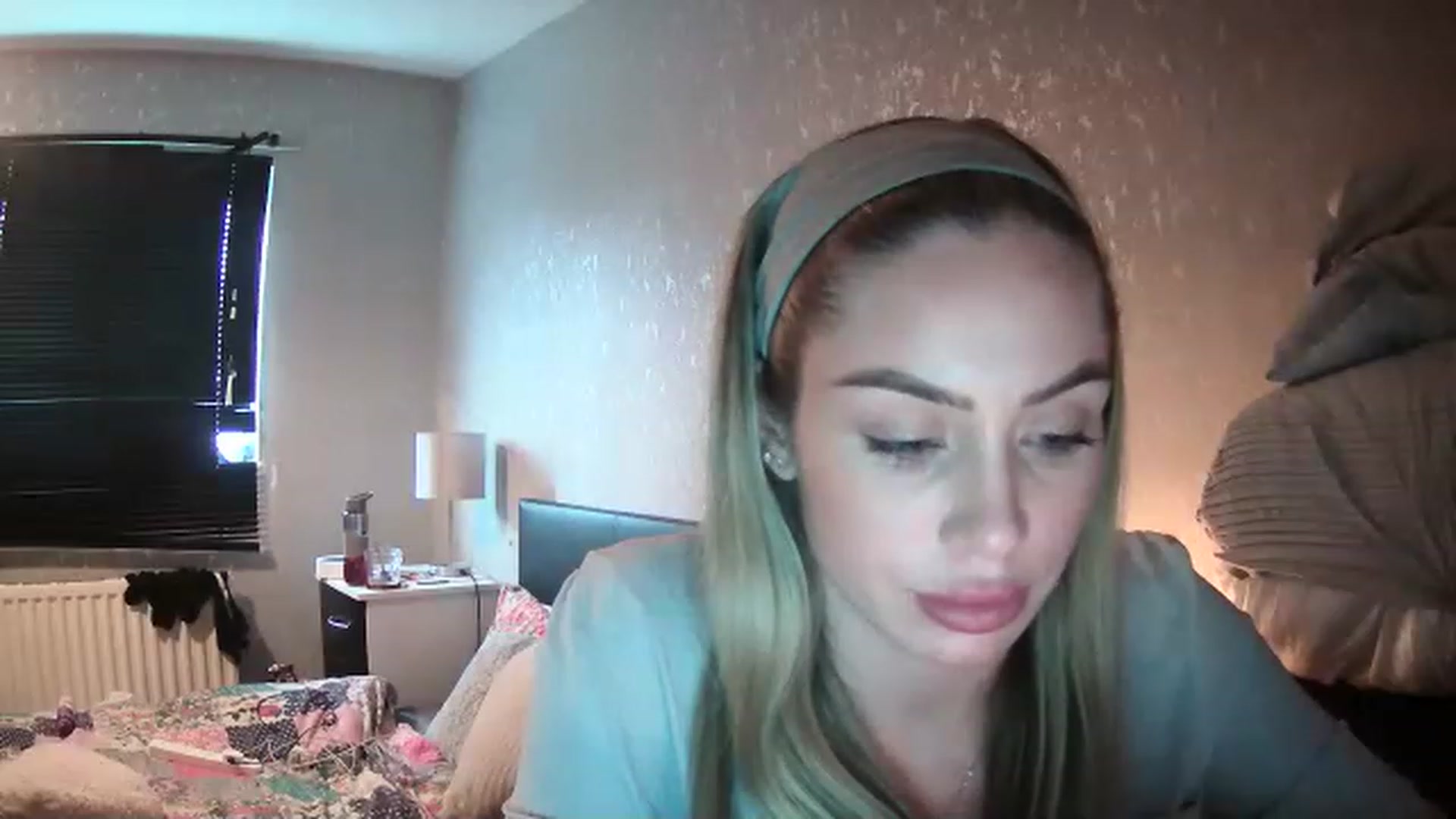 Gallery image thumbnail from English_Babe1's myfreecams stream on, 03/29/2023, 15:57 image 5 of 20