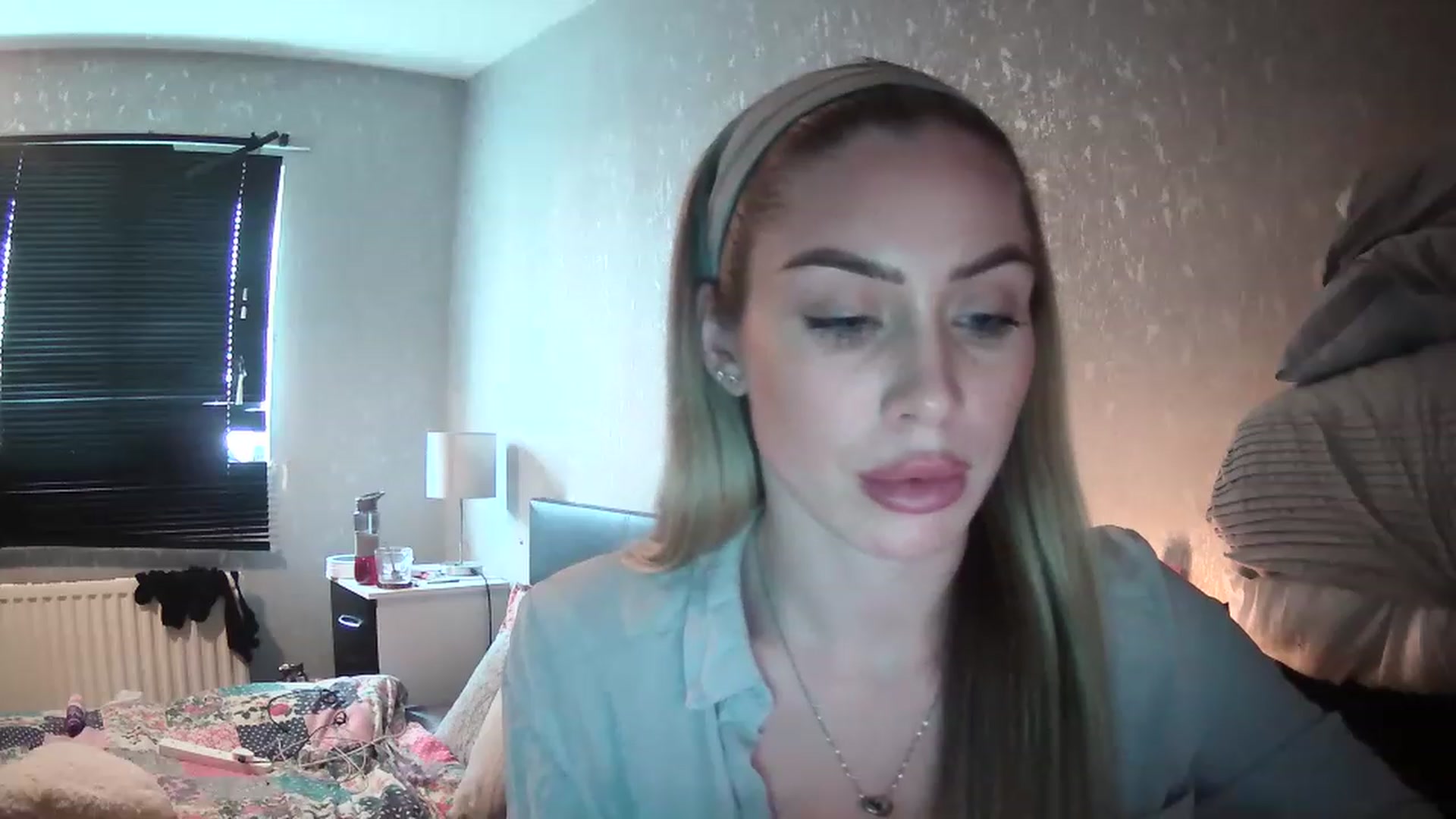 Gallery image thumbnail from English_Babe1's myfreecams stream on, 03/29/2023, 15:57 image 12 of 20