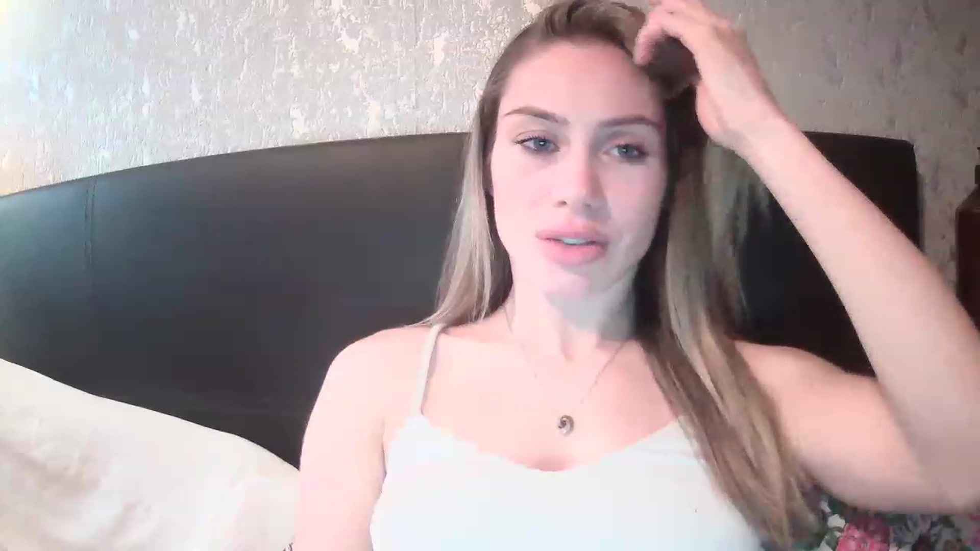 Gallery image thumbnail from English_Babe1's myfreecams stream on, 03/31/2023, 08:02 image 17 of 20