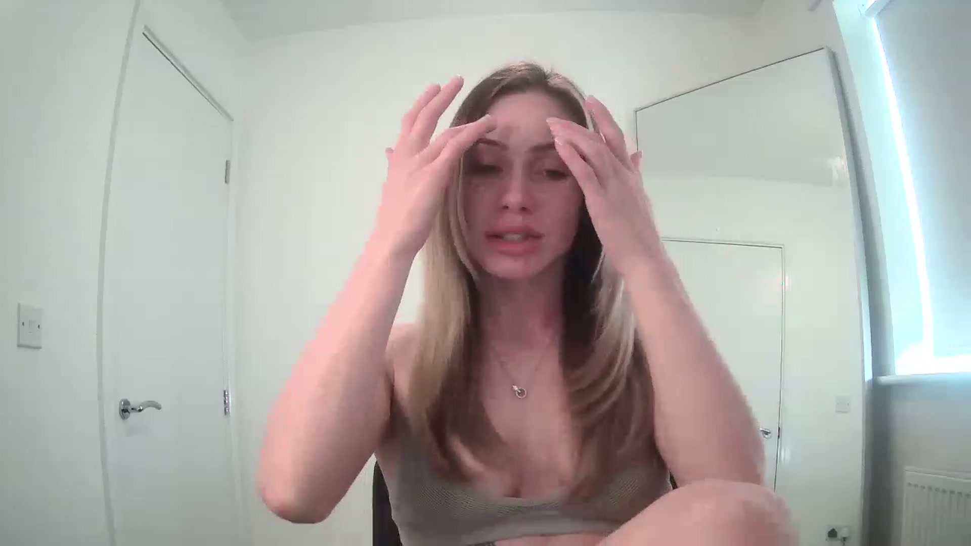 Gallery image thumbnail from English_Babe1's myfreecams stream on, 04/04/2023, 11:04 image 11 of 20