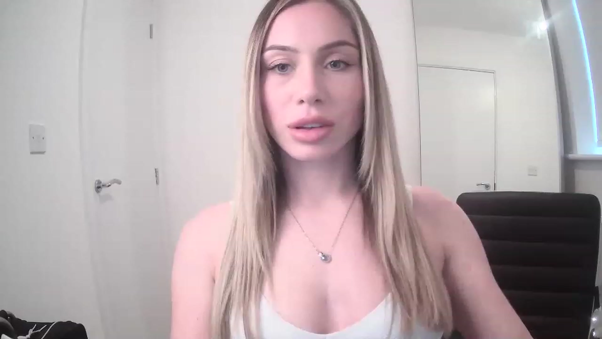 Gallery image thumbnail from English_Babe1's myfreecams stream on, 04/05/2023, 12:17 image 1 of 20