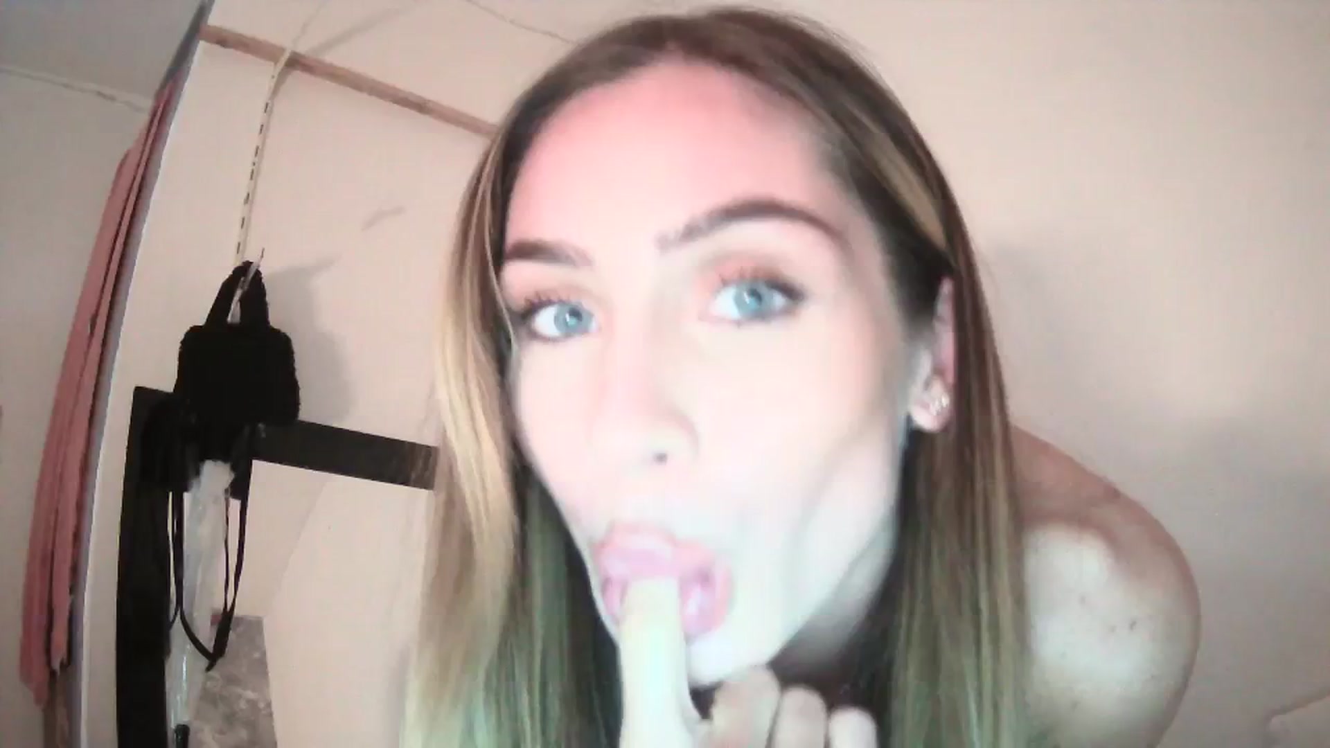 Gallery image thumbnail from English_Babe1's myfreecams stream on, 10/08/2023, 11:50 image 20 of 20