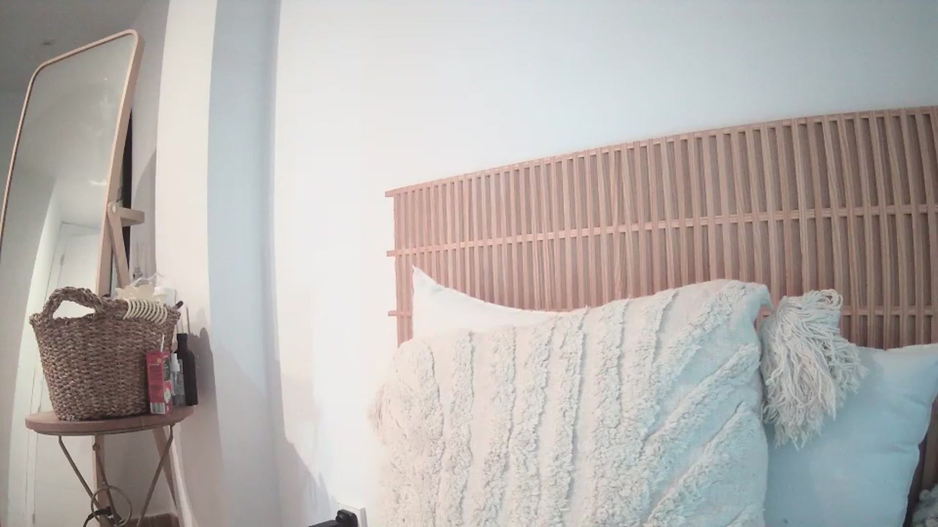 Gallery image thumbnail from English_Babe1's myfreecams stream on, 10/20/2023, 14:39 image 15 of 20