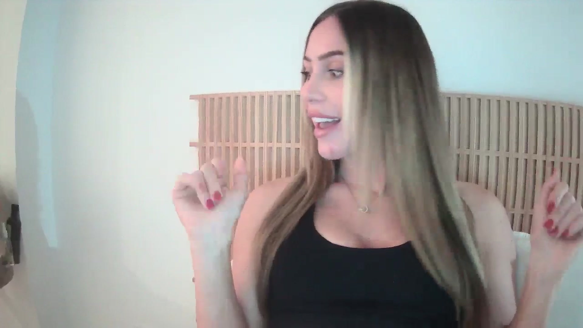 Gallery image thumbnail from English_Babe1's myfreecams stream on, 10/23/2023, 07:36 image 5 of 20
