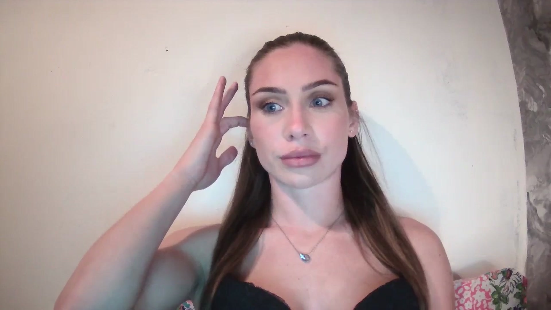 Gallery image thumbnail from English_Babe1's myfreecams stream on, 11/04/2023, 13:13 image 18 of 20