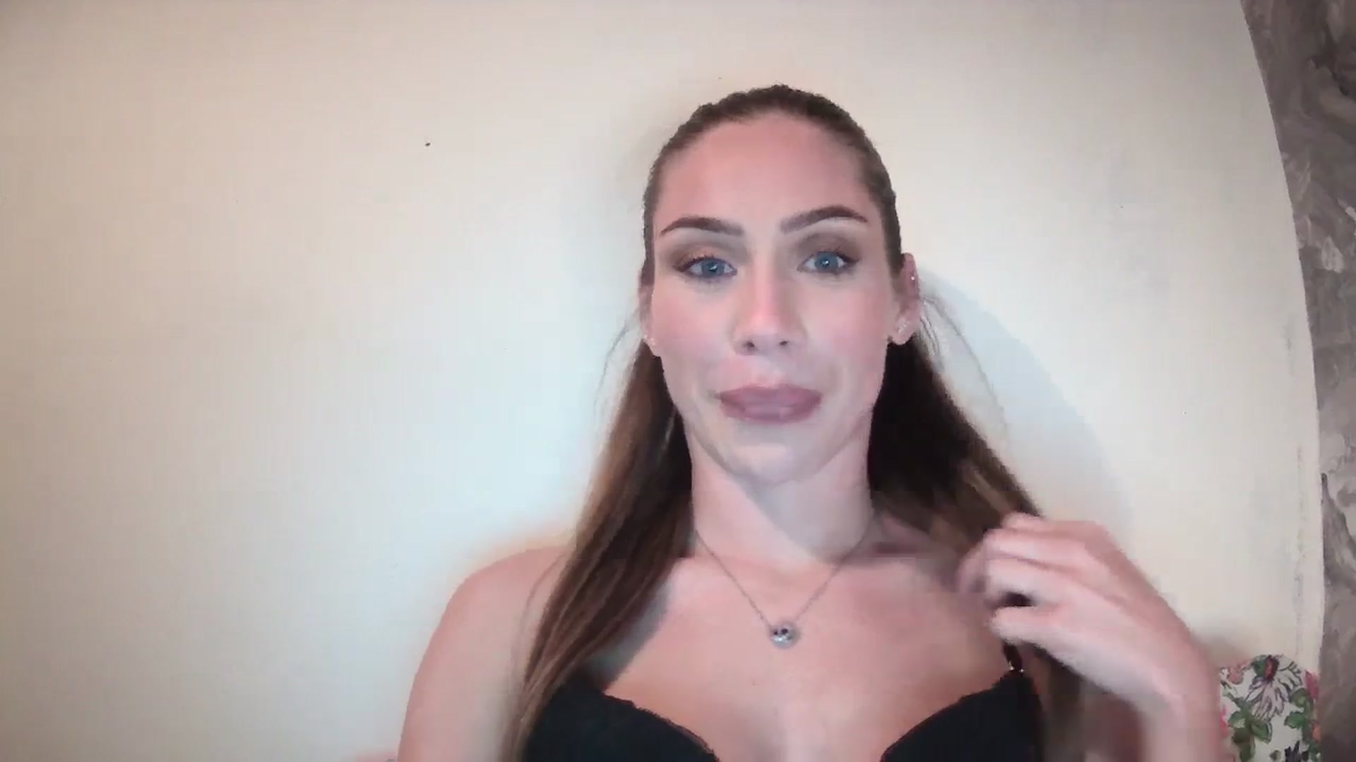 Gallery image thumbnail from English_Babe1's myfreecams stream on, 11/04/2023, 13:13 image 13 of 20