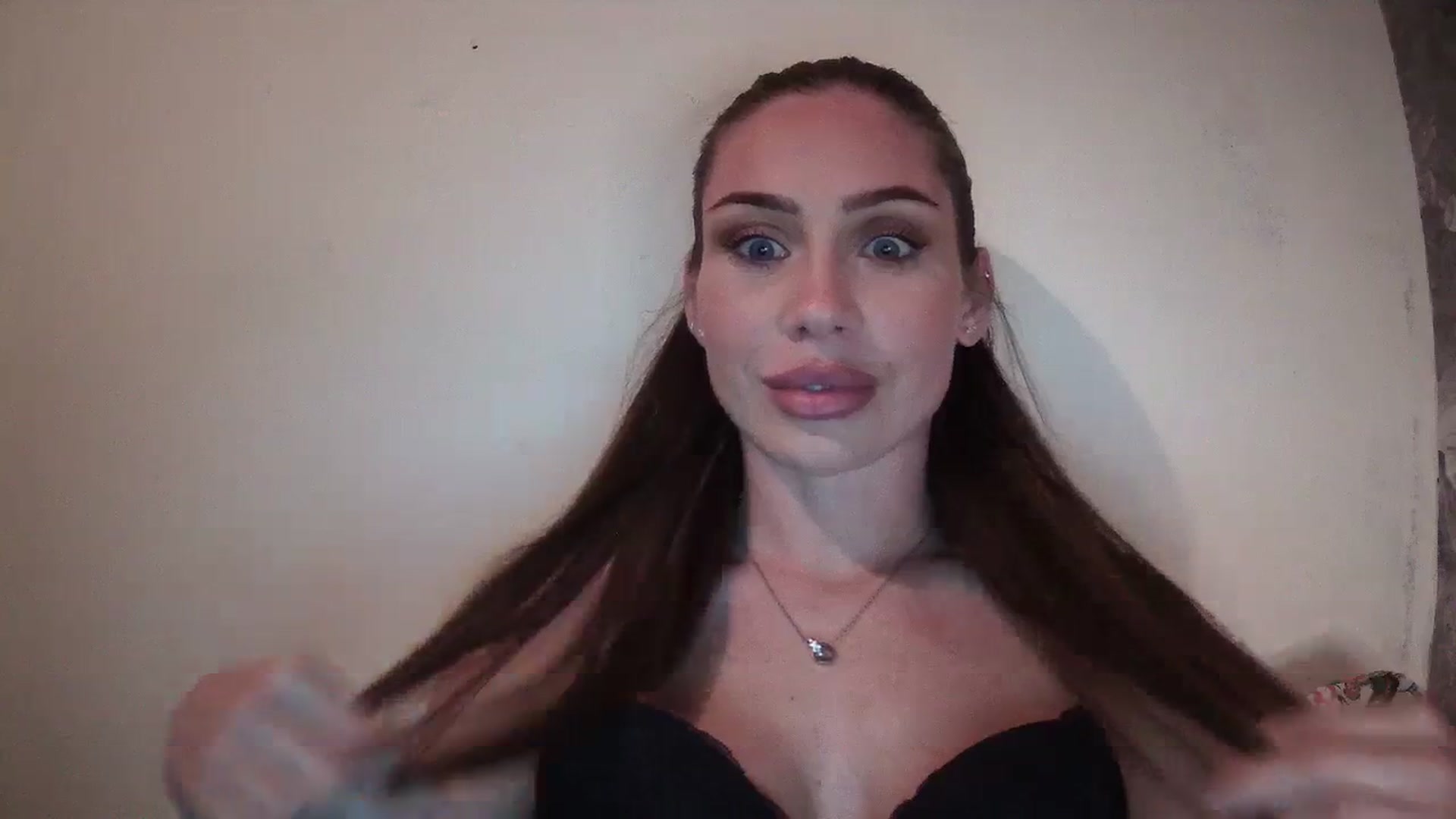 Gallery image thumbnail from English_Babe1's myfreecams stream on, 11/04/2023, 13:13 image 4 of 20