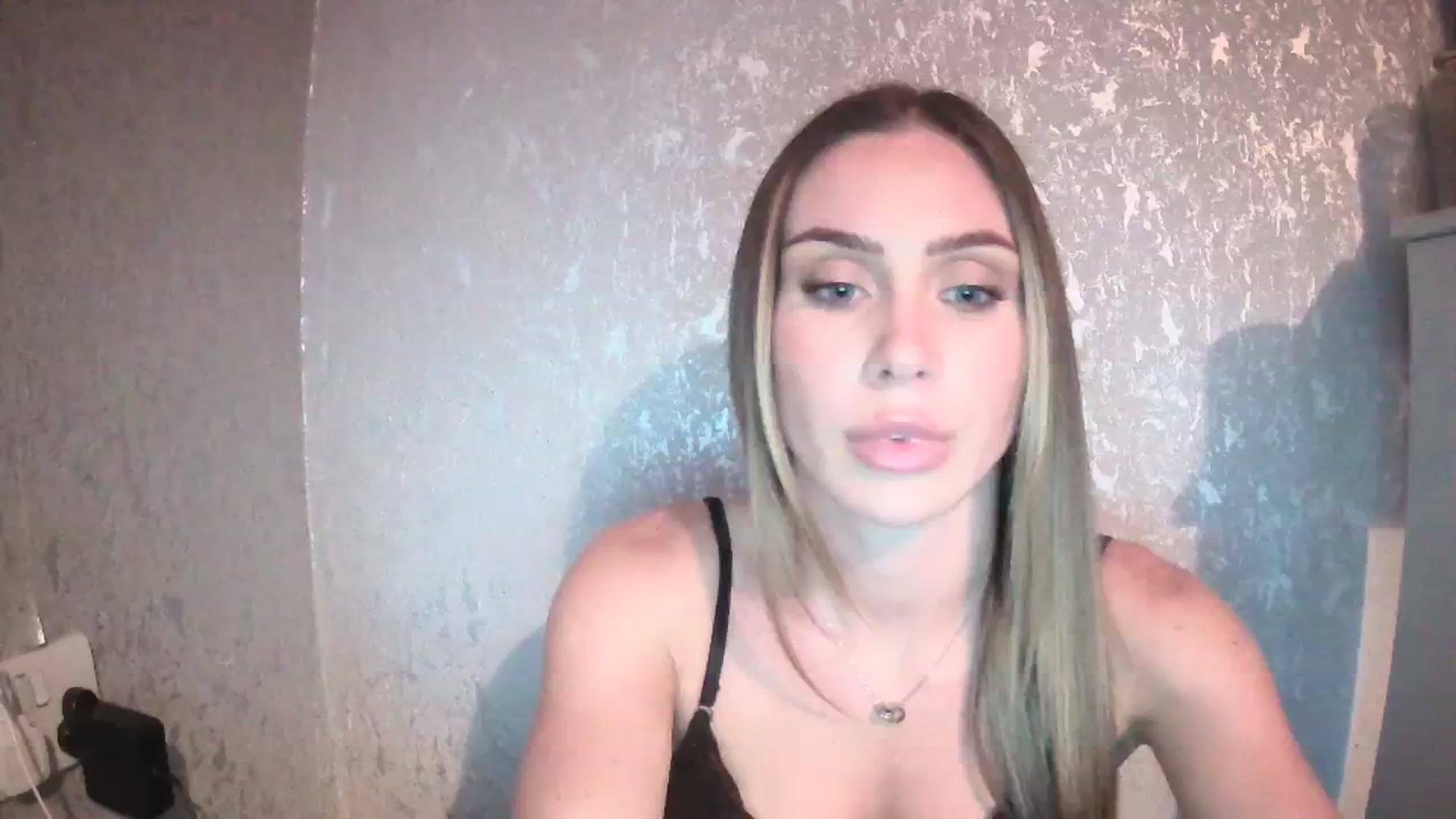 Gallery image thumbnail from English_Babe1's myfreecams stream on, 11/05/2023, 16:04 image 10 of 20