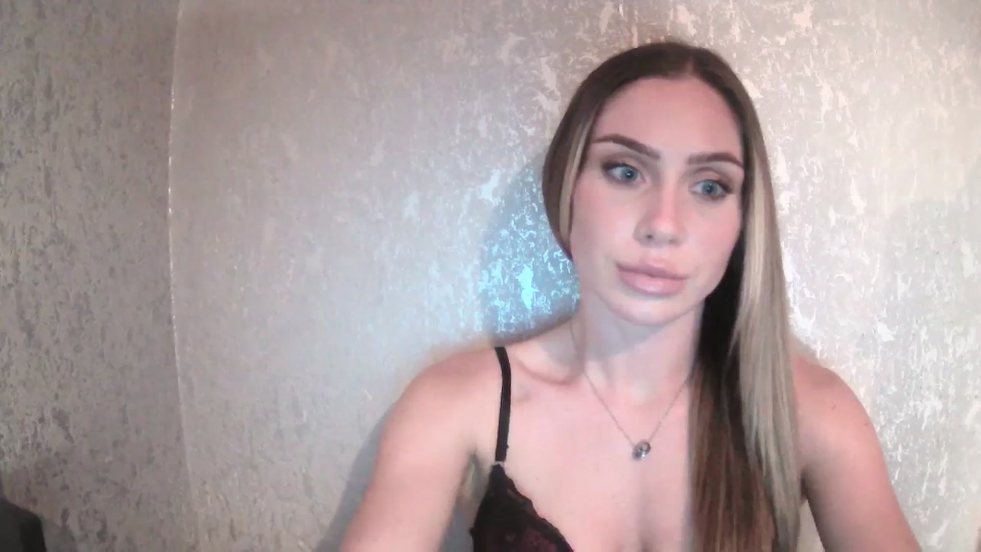 Gallery image thumbnail from English_Babe1's myfreecams stream on, 11/05/2023, 17:15 image 13 of 20