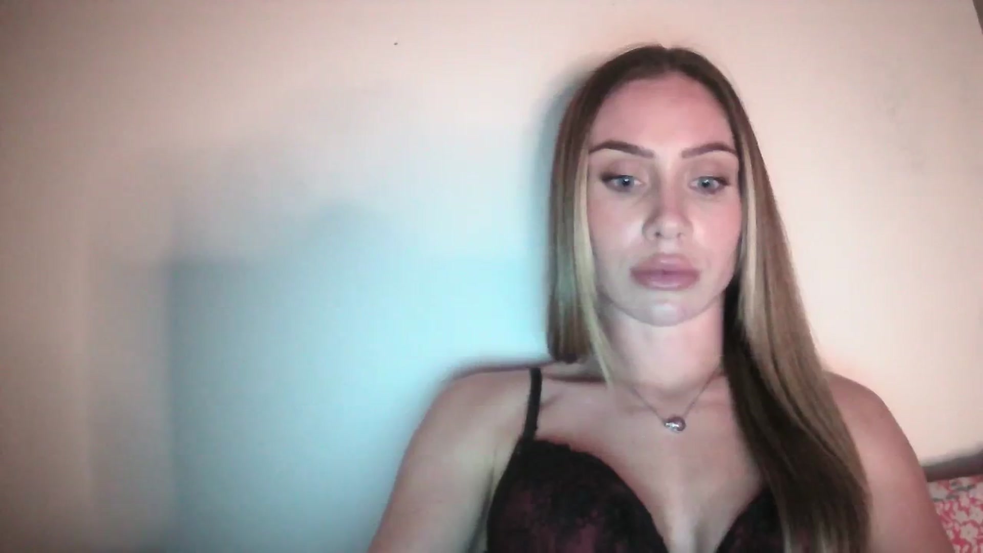Gallery image thumbnail from English_Babe1's myfreecams stream on, 11/05/2023, 19:34 image 8 of 20