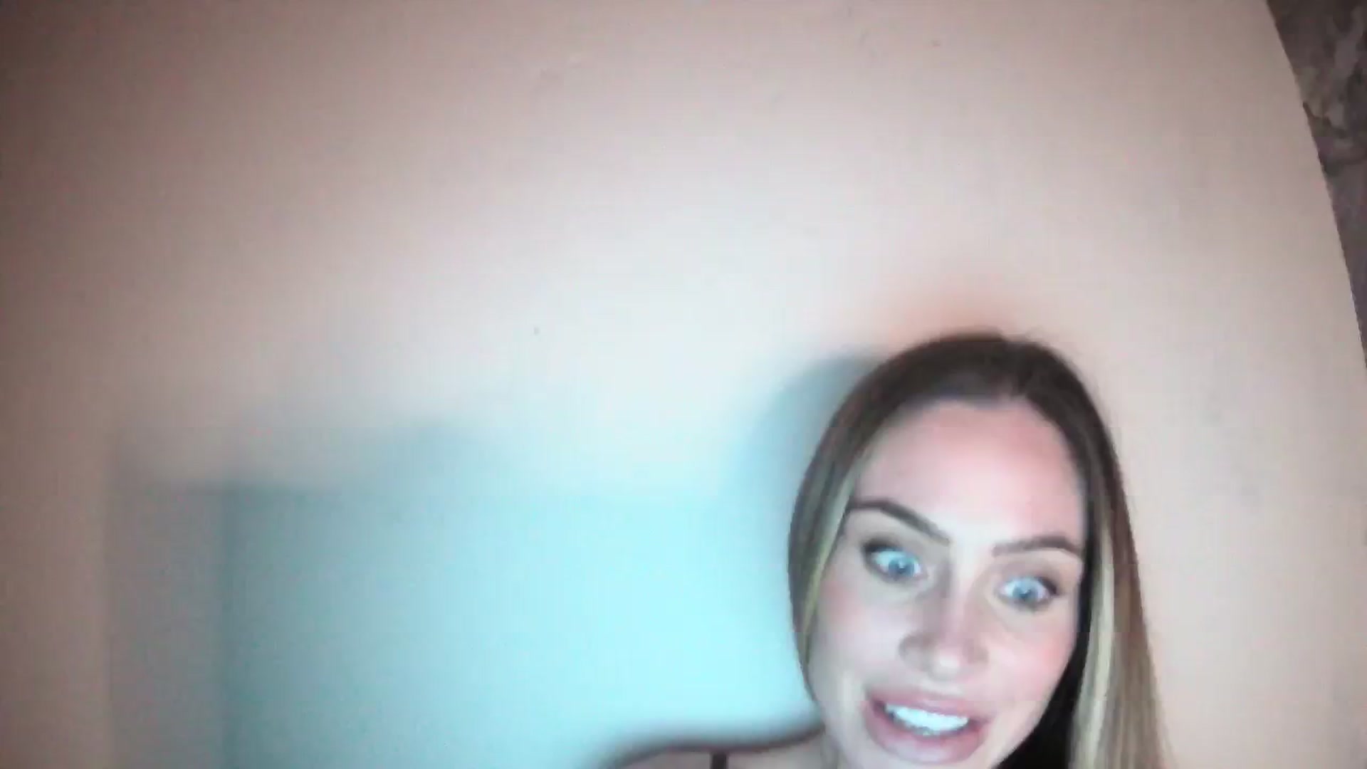Gallery image thumbnail from English_Babe1's myfreecams stream on, 11/05/2023, 19:34 image 17 of 20