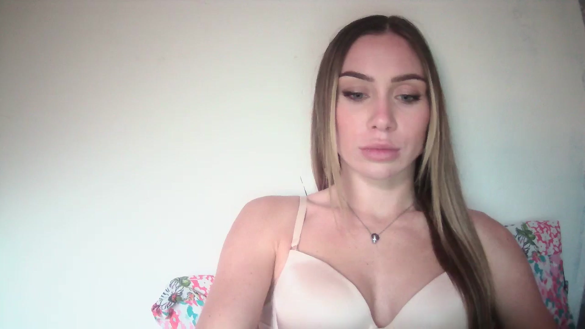 Gallery image thumbnail from English_Babe1's myfreecams stream on, 11/11/2023, 14:42 image 11 of 20