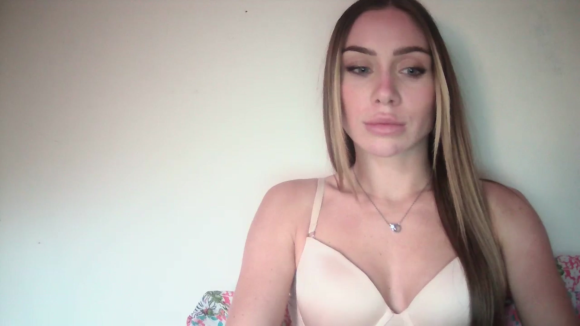 Gallery image thumbnail from English_Babe1's myfreecams stream on, 11/11/2023, 15:30 image 7 of 20