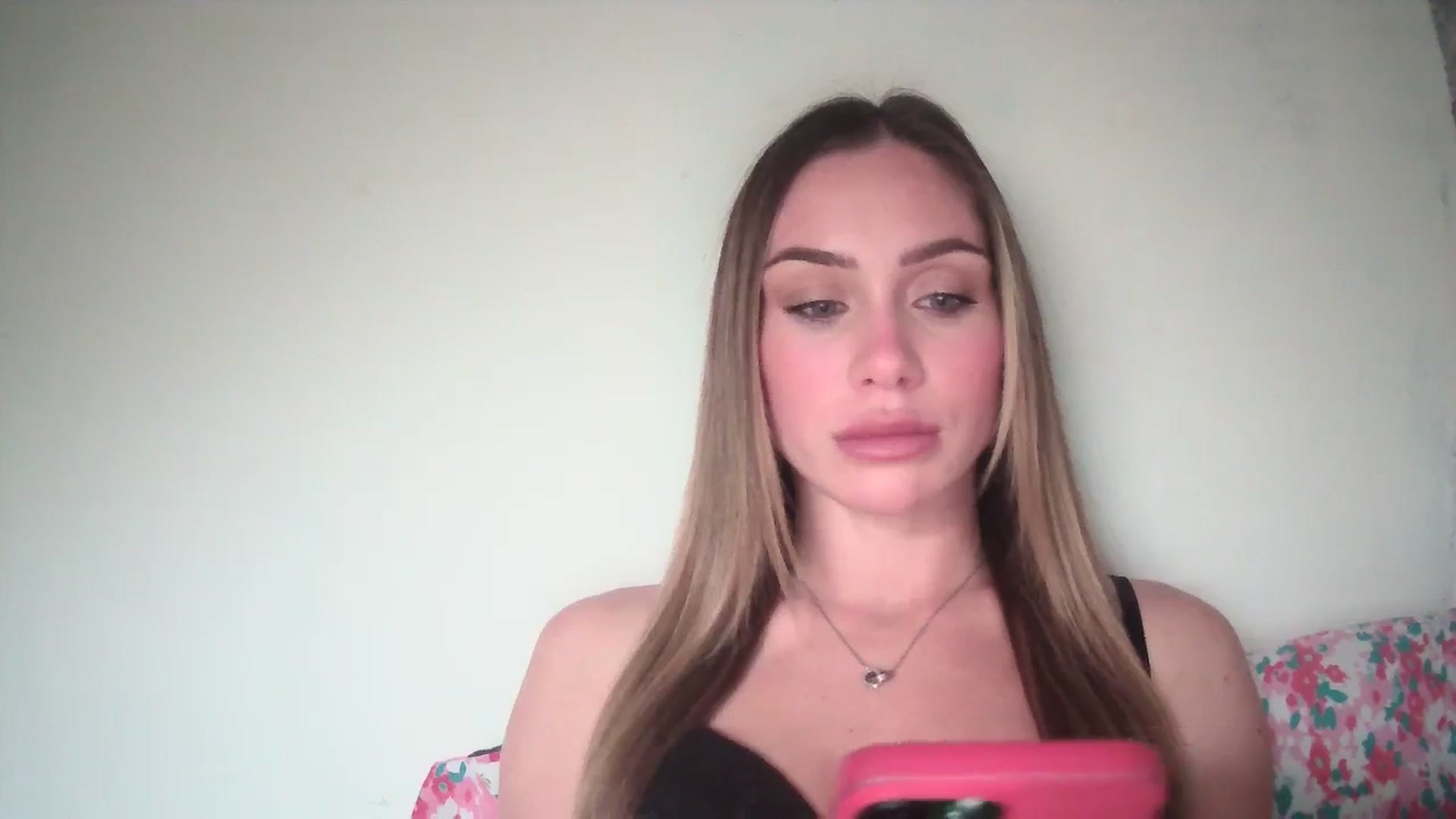 Gallery image thumbnail from English_Babe1's myfreecams stream on, 11/13/2023, 13:32 image 11 of 20