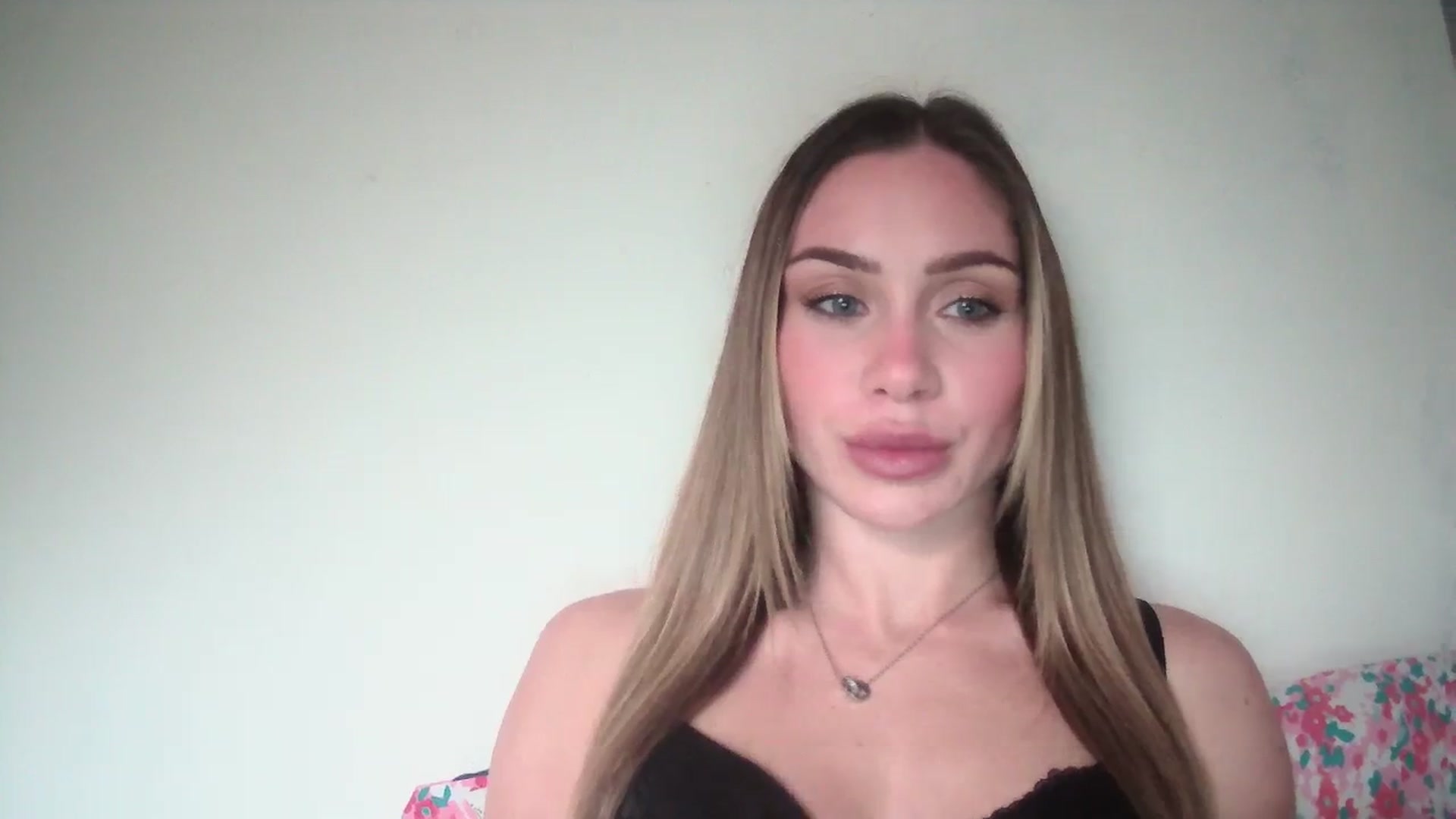 Gallery image thumbnail from English_Babe1's myfreecams stream on, 11/13/2023, 13:32 image 2 of 20
