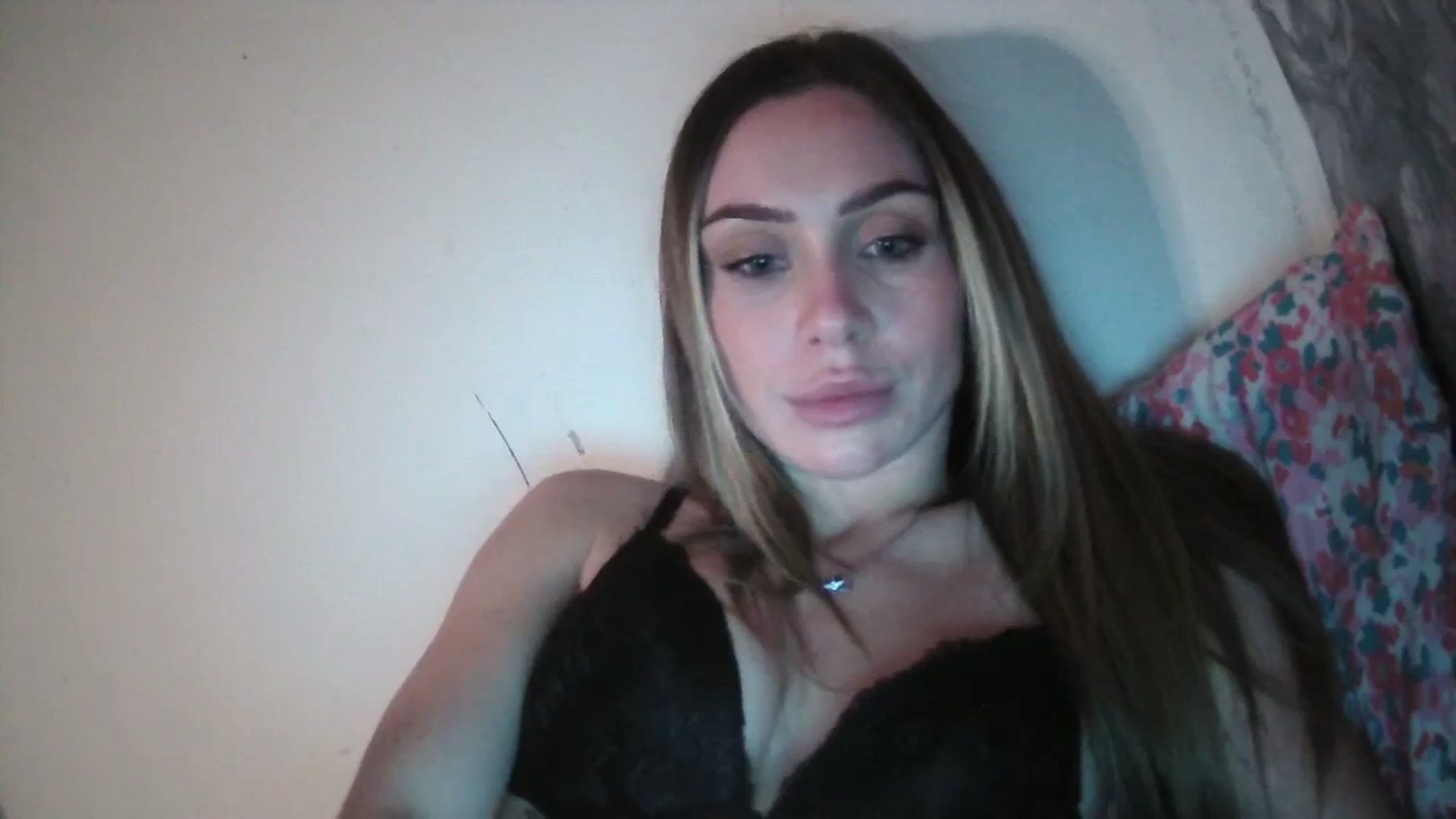 Gallery image thumbnail from English_Babe1's myfreecams stream on, 11/13/2023, 17:57 image 7 of 20