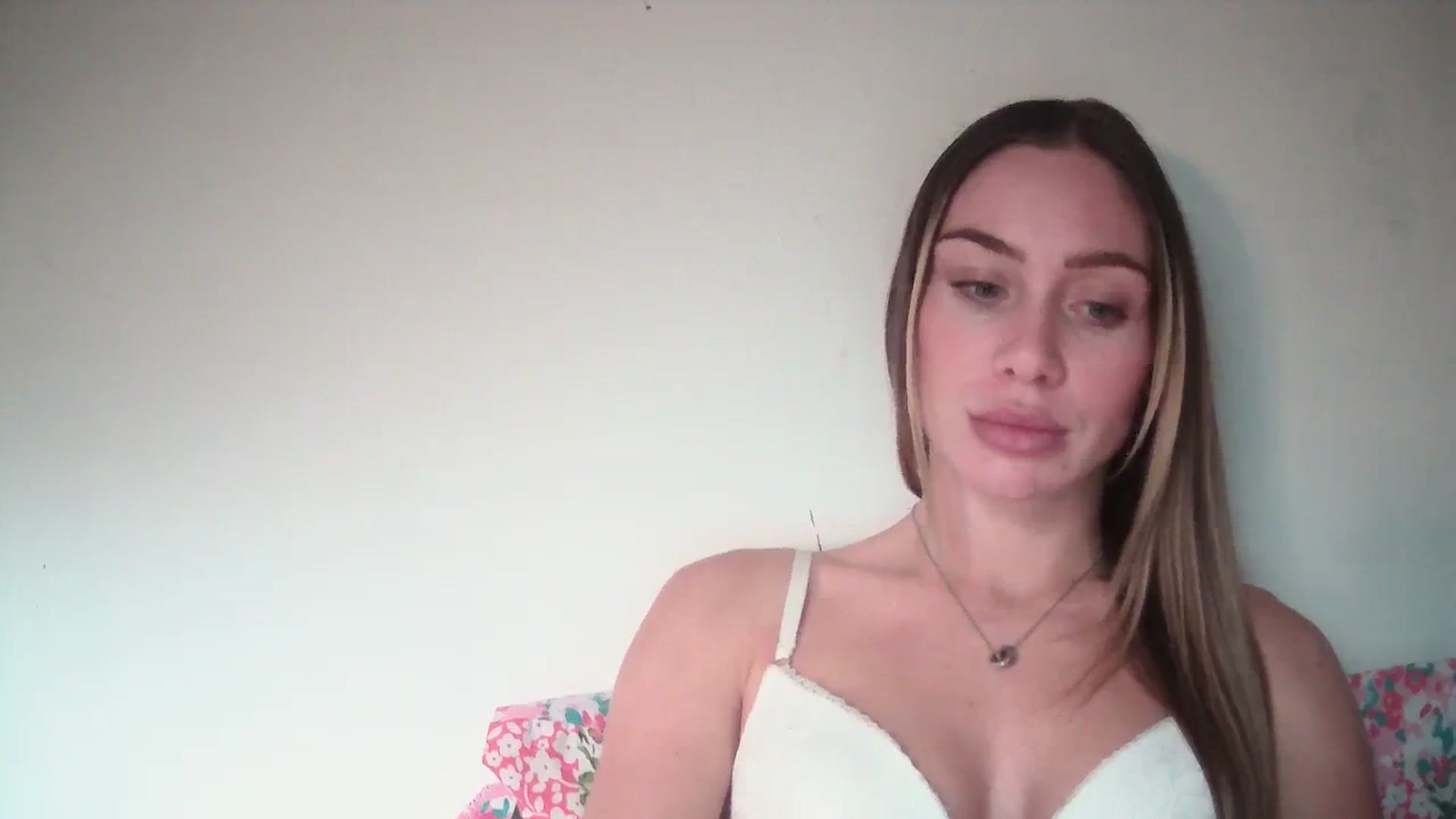 Gallery image thumbnail from English_Babe1's myfreecams stream on, 11/15/2023, 15:46 image 19 of 20