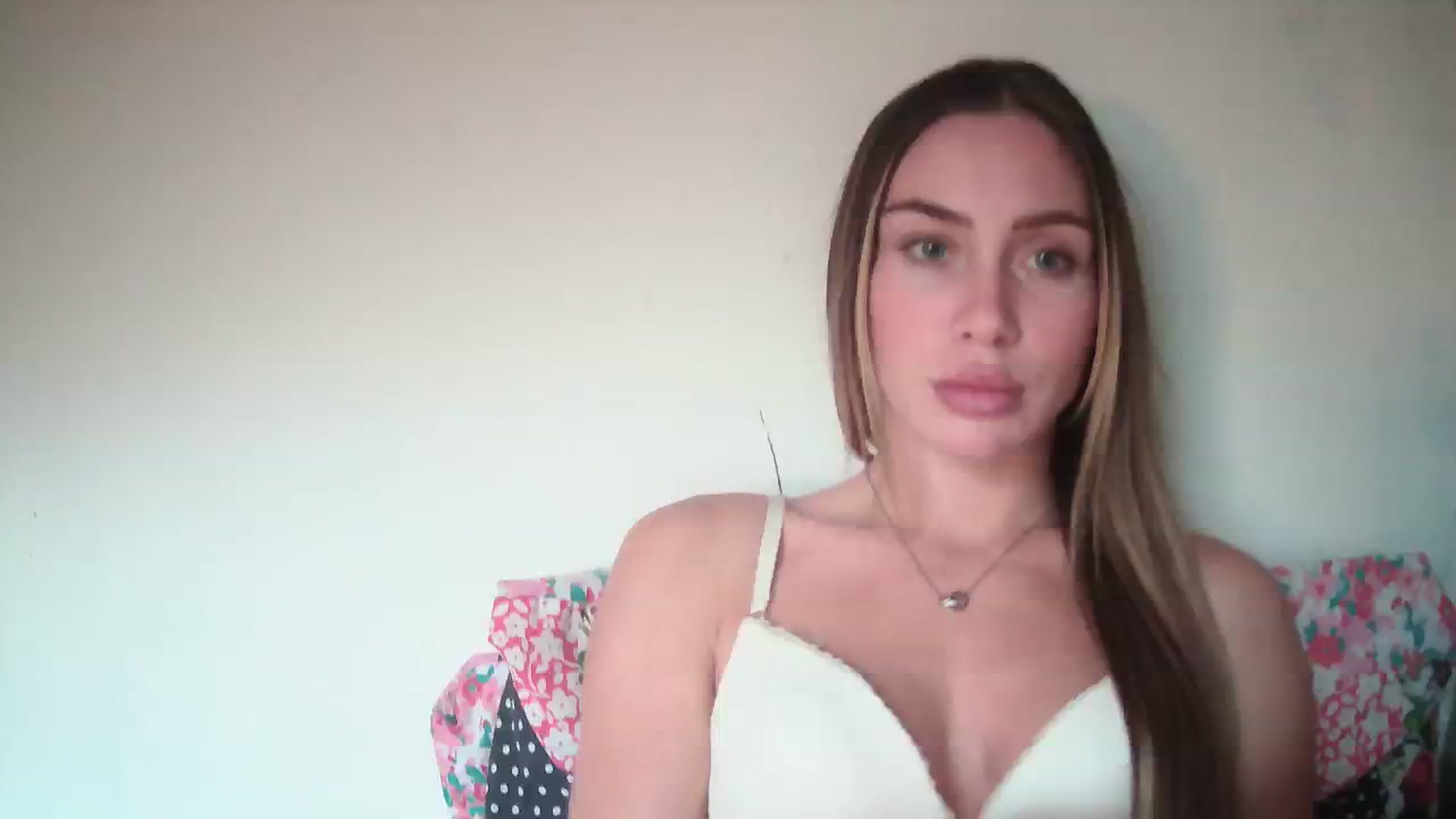 Gallery image thumbnail from English_Babe1's myfreecams stream on, 11/15/2023, 15:46 image 1 of 20