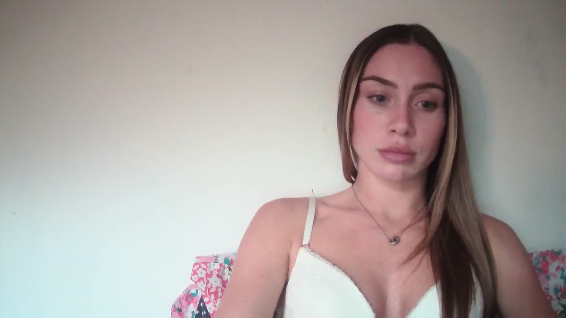 Gallery image thumbnail from English_Babe1's myfreecams stream on, 11/15/2023, 15:46 image 16 of 20