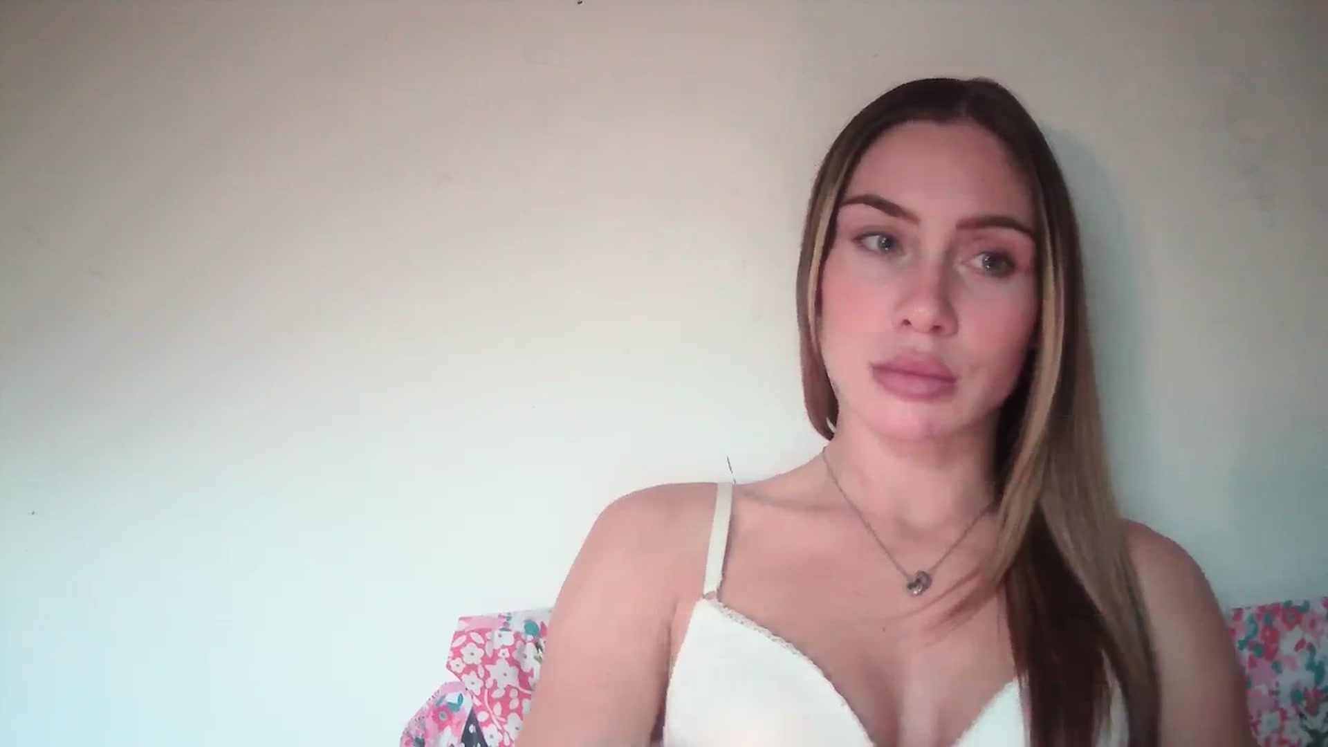 Gallery image thumbnail from English_Babe1's myfreecams stream on, 11/15/2023, 15:46 image 15 of 20
