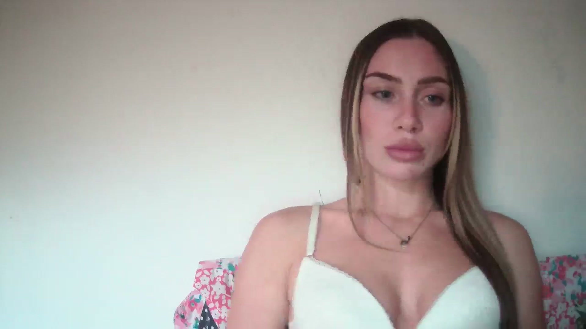 Gallery image thumbnail from English_Babe1's myfreecams stream on, 11/15/2023, 15:46 image 12 of 20