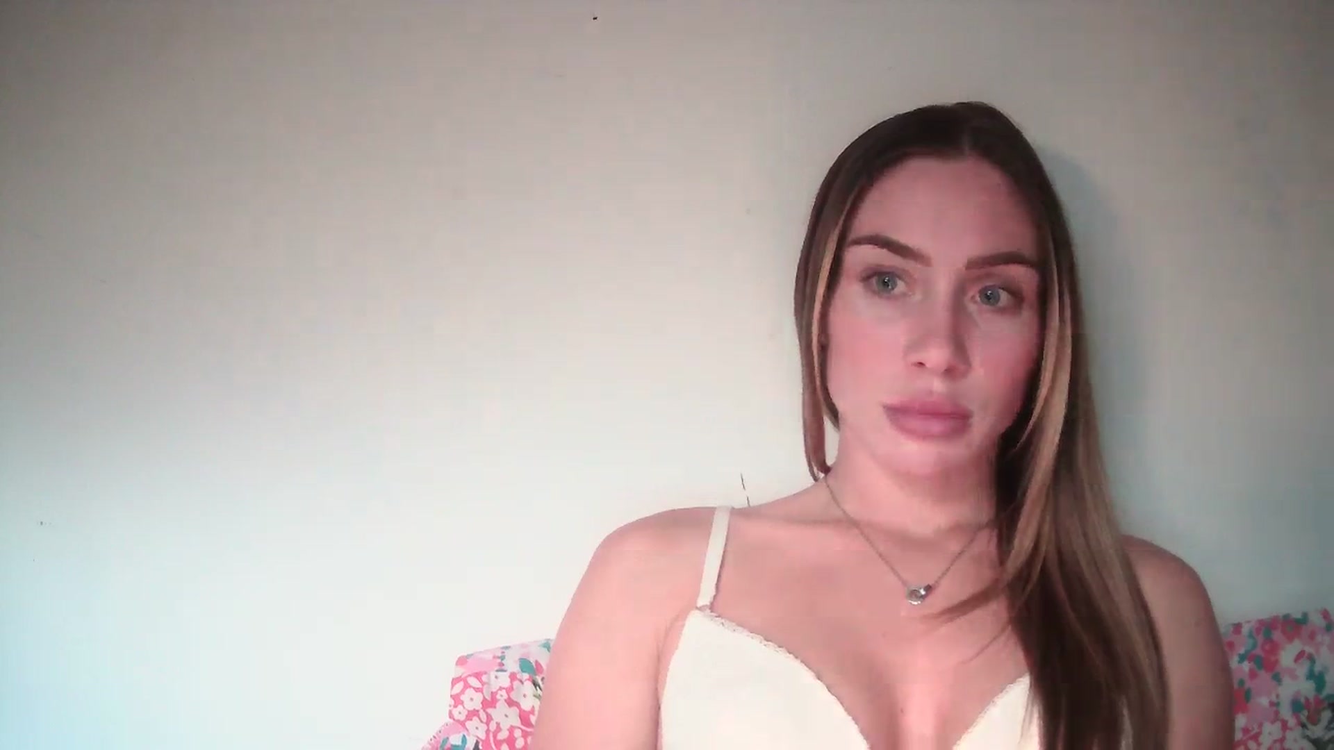 Gallery image thumbnail from English_Babe1's myfreecams stream on, 11/15/2023, 15:46 image 18 of 20