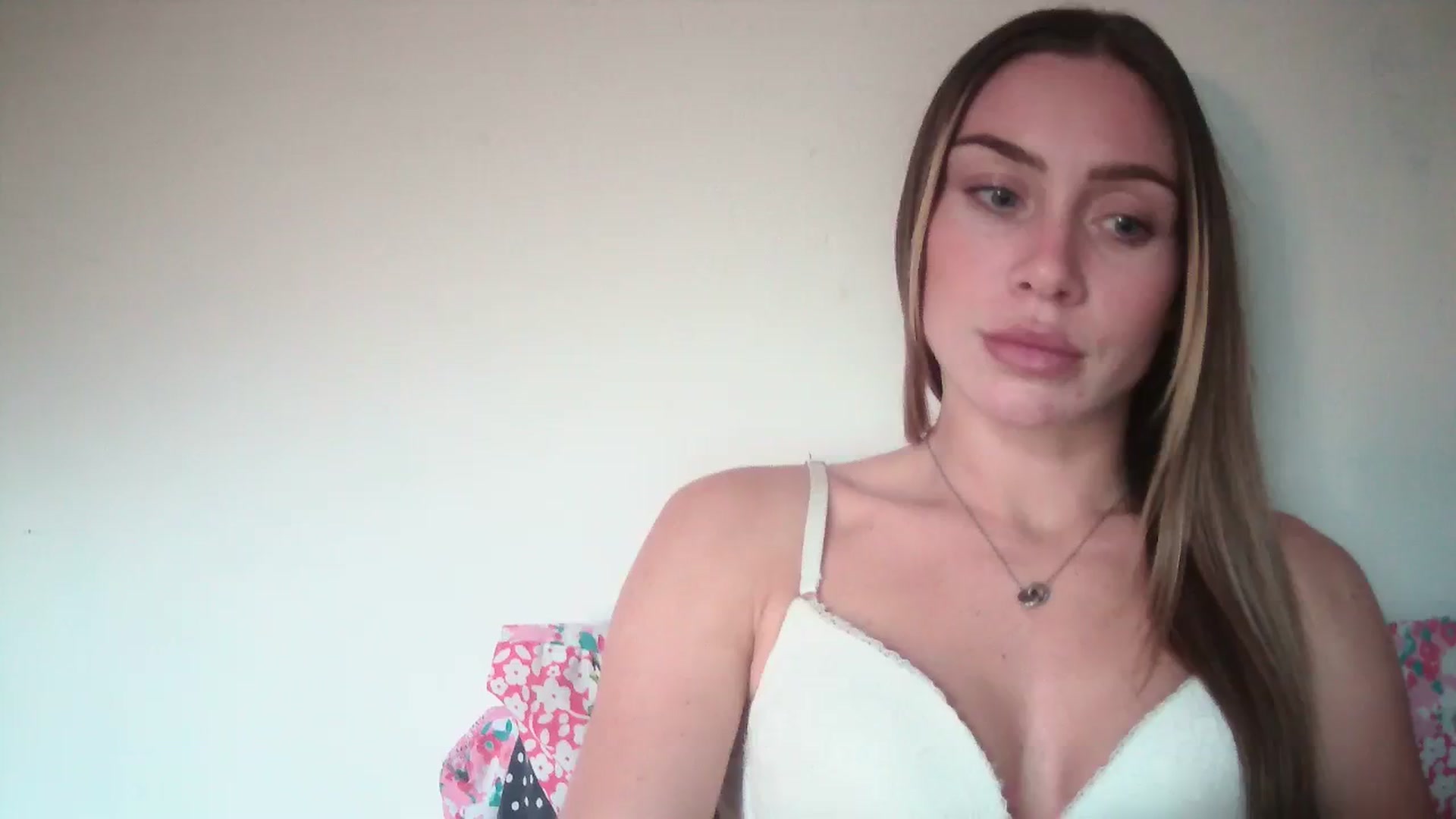 Gallery image thumbnail from English_Babe1's myfreecams stream on, 11/15/2023, 15:46 image 9 of 20