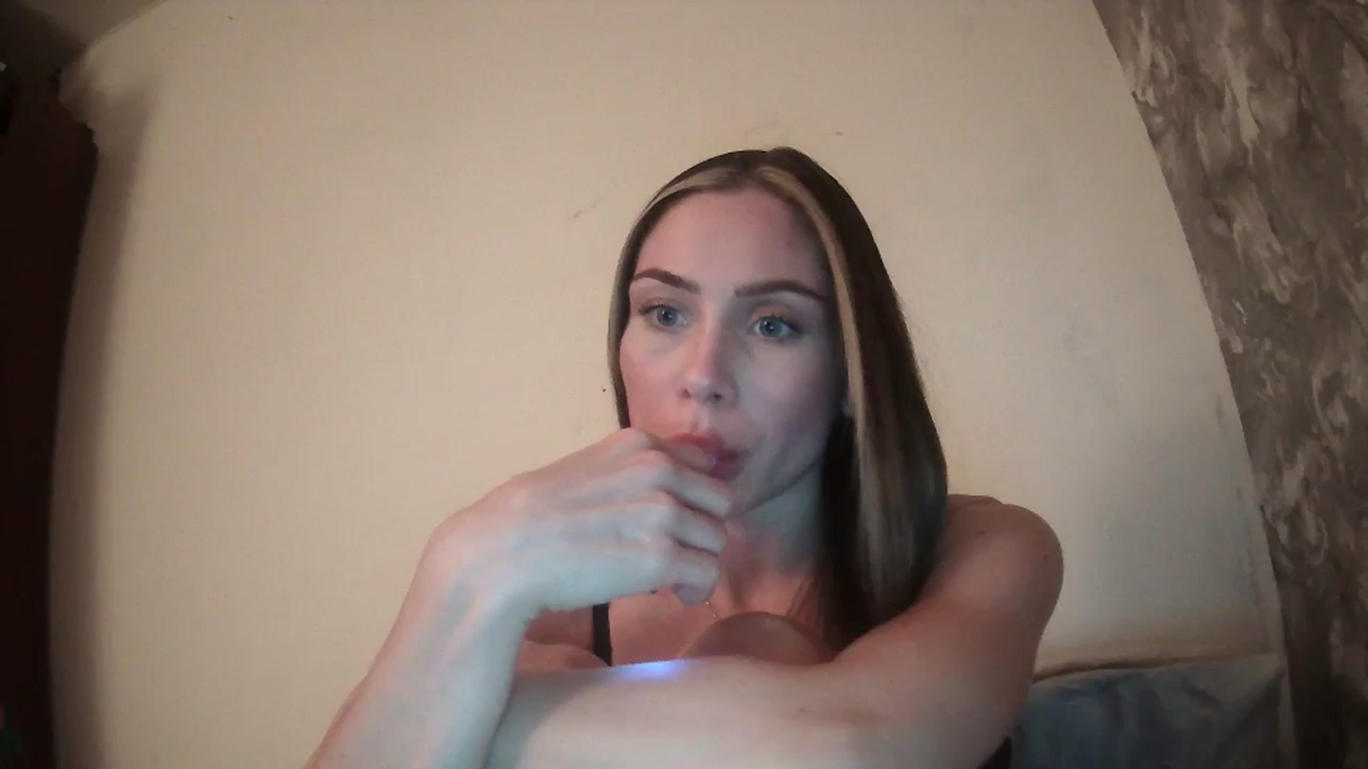 Gallery image thumbnail from English_Babe1's myfreecams stream on, 11/23/2023, 19:19 image 13 of 20