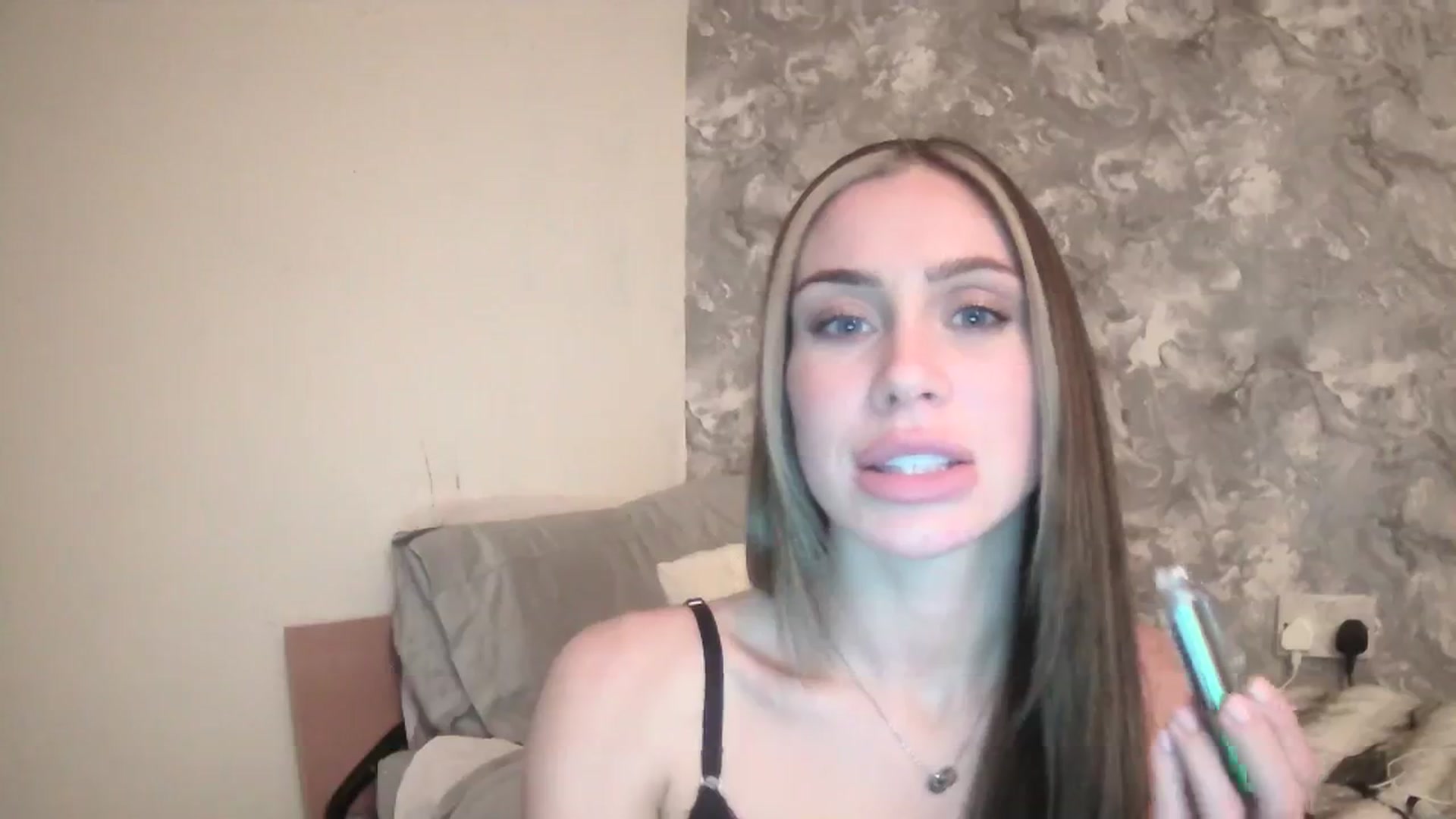 Gallery image thumbnail from English_Babe1's myfreecams stream on, 11/25/2023, 20:58 image 15 of 20