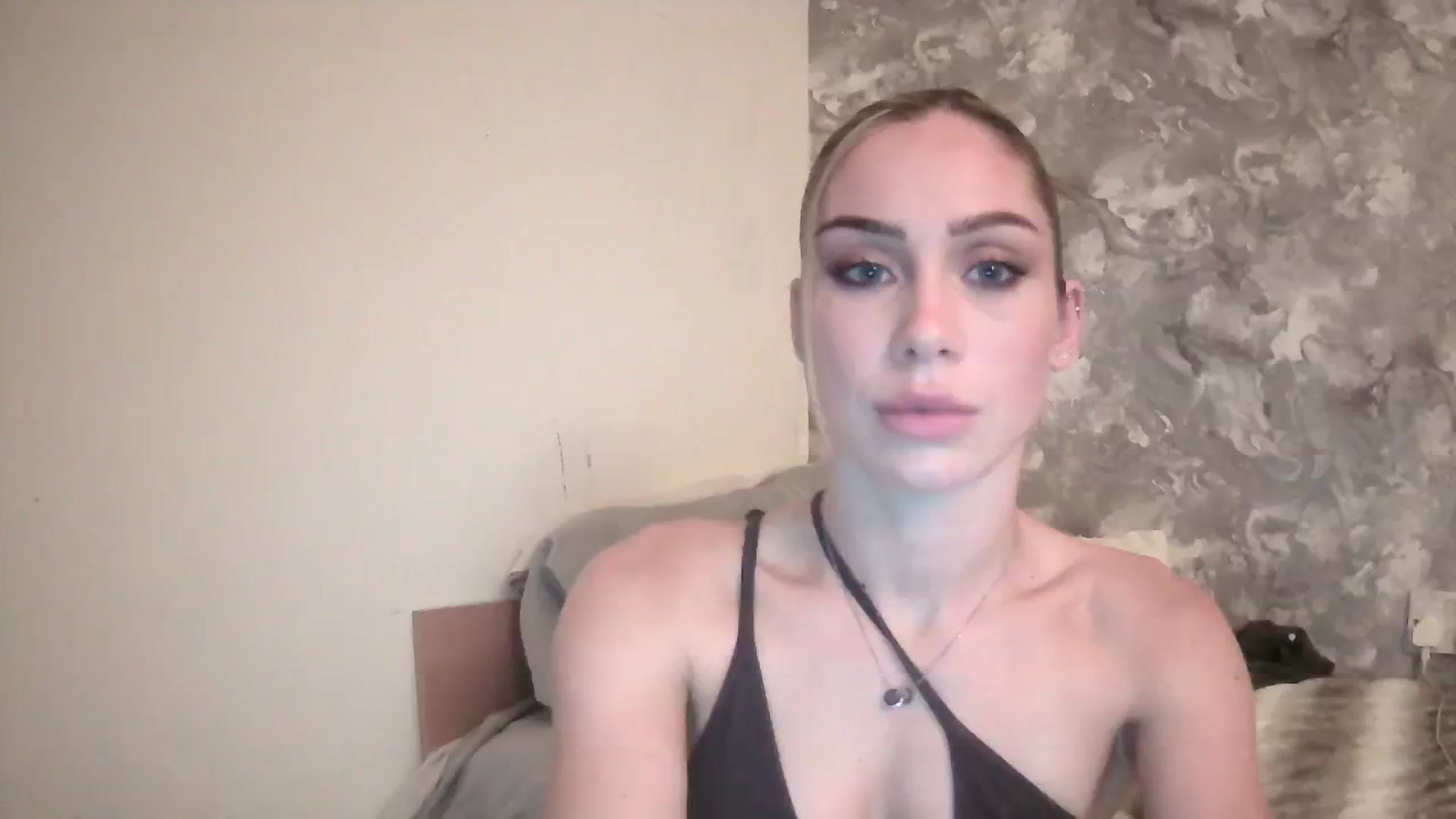 Gallery image thumbnail from English_Babe1's myfreecams stream on, 11/26/2023, 17:43 image 1 of 20