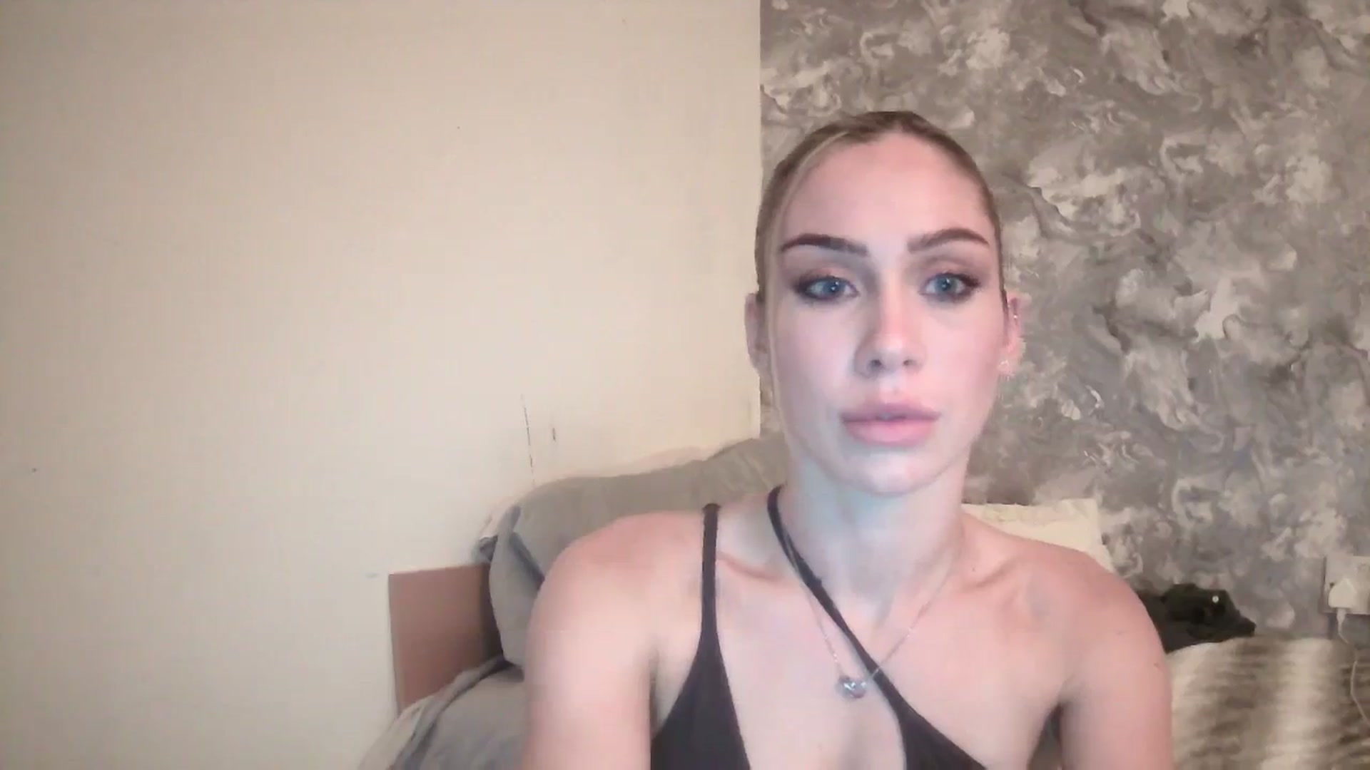 Gallery image thumbnail from English_Babe1's myfreecams stream on, 11/26/2023, 17:43 image 7 of 20