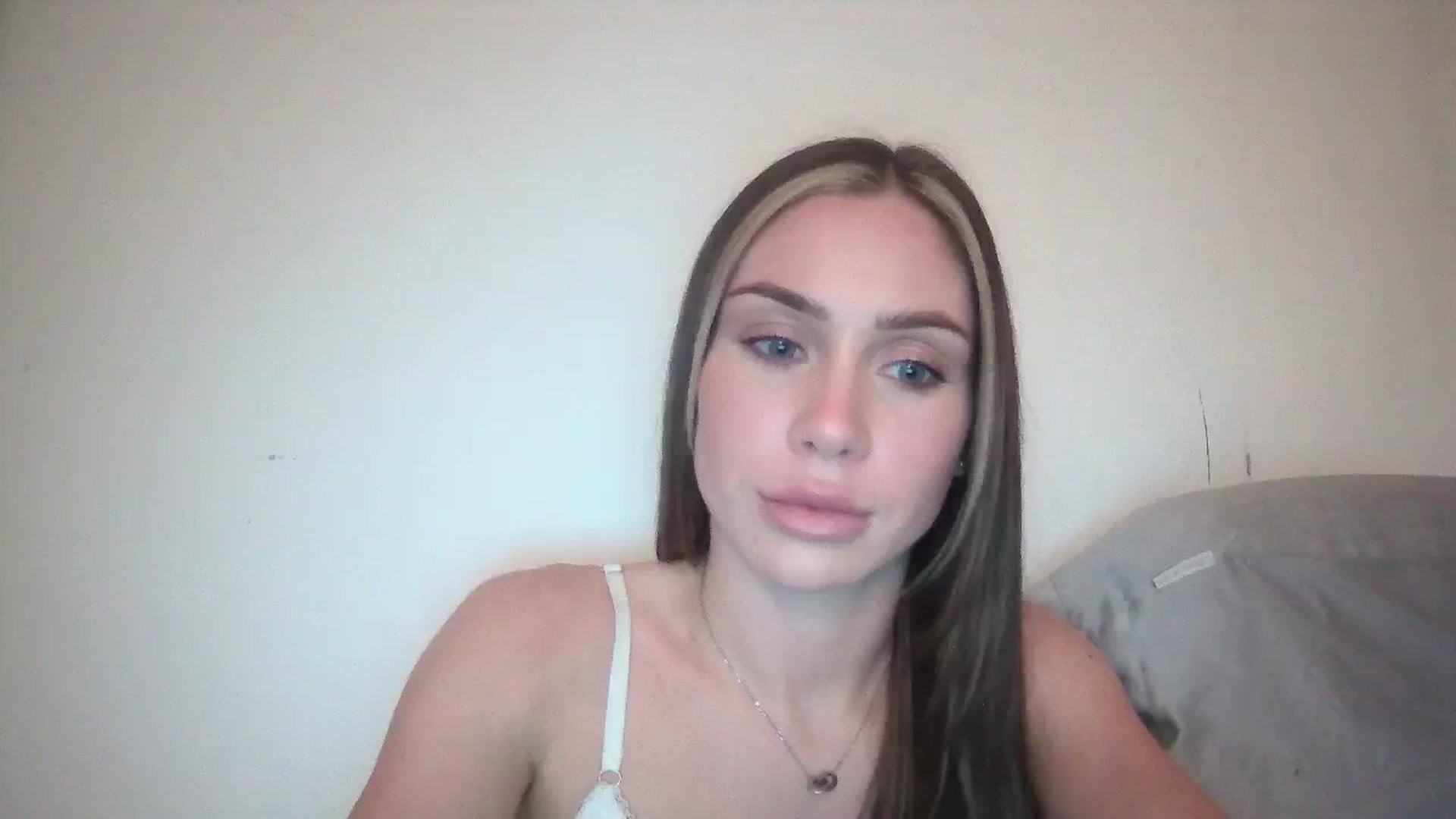Gallery image thumbnail from English_Babe1's myfreecams stream on, 11/28/2023, 11:58 image 14 of 20