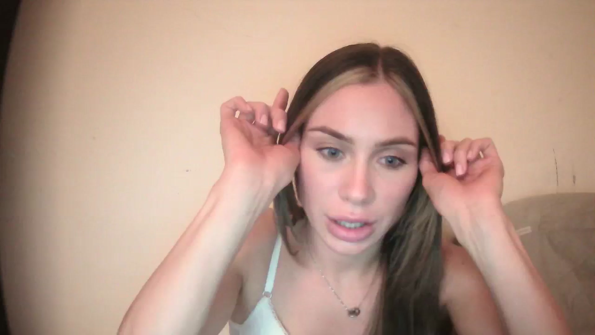 Gallery image thumbnail from English_Babe1's myfreecams stream on, 11/28/2023, 16:32 image 19 of 20