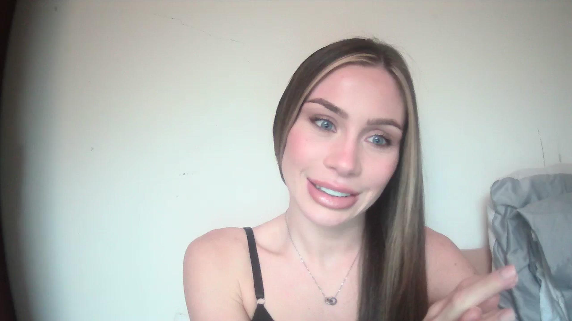 Gallery image thumbnail from English_Babe1's myfreecams stream on, 12/05/2023, 12:33 image 2 of 20