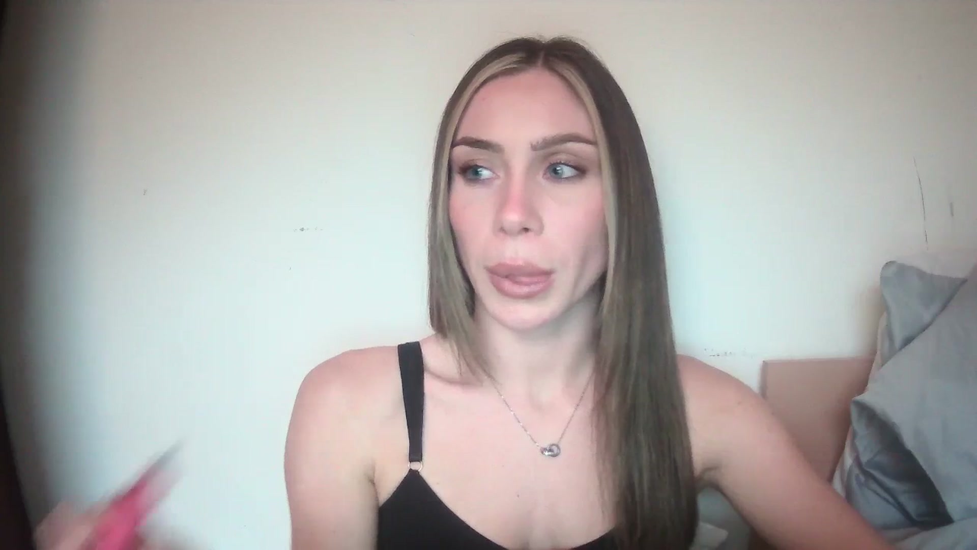 Gallery image thumbnail from English_Babe1's myfreecams stream on, 12/05/2023, 14:33 image 4 of 20