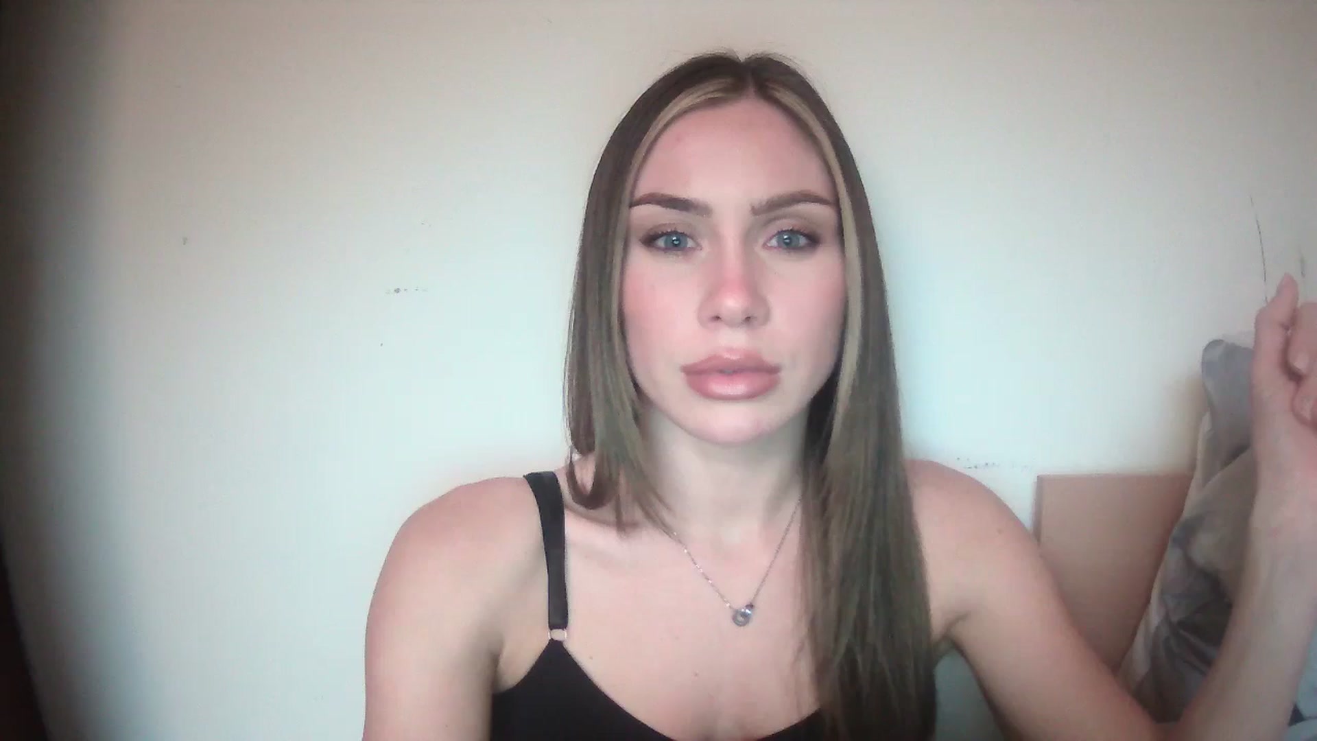 Gallery image thumbnail from English_Babe1's myfreecams stream on, 12/05/2023, 14:33 image 12 of 20