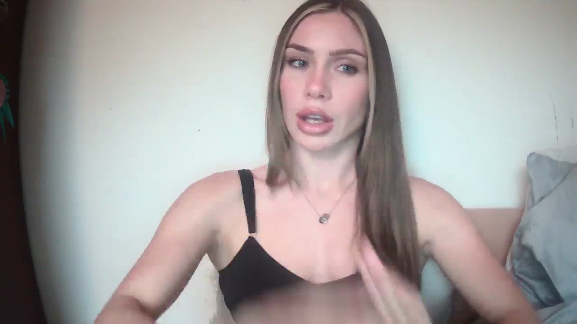 Gallery image thumbnail from English_Babe1's myfreecams stream on, 12/05/2023, 14:33 image 15 of 20