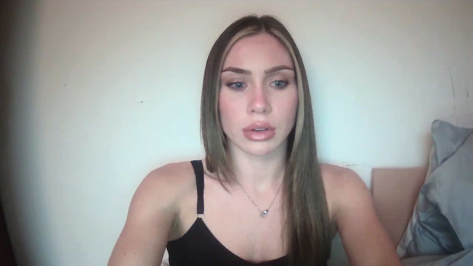 Gallery image thumbnail from English_Babe1's myfreecams stream on, 12/05/2023, 14:33 image 10 of 20