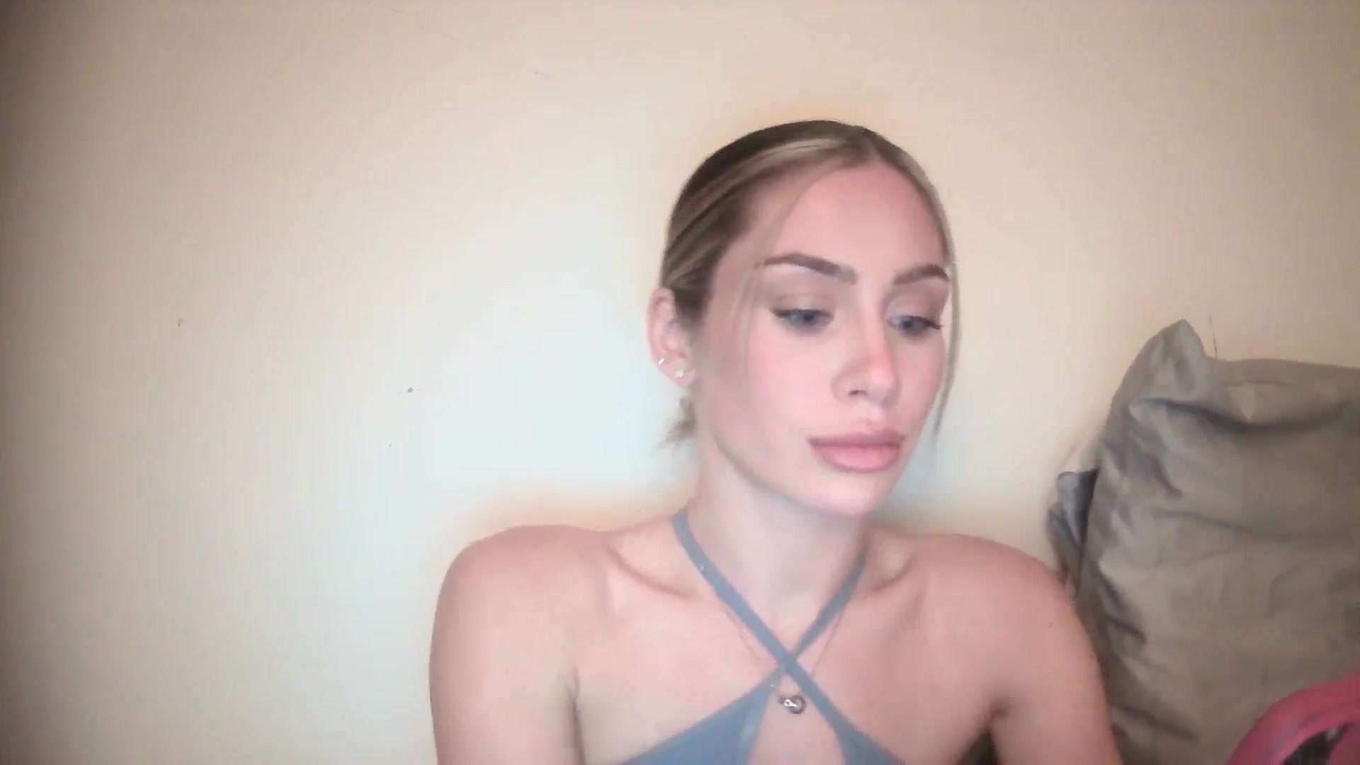 Gallery image thumbnail from English_Babe1's myfreecams stream on, 12/07/2023, 16:15 image 4 of 20